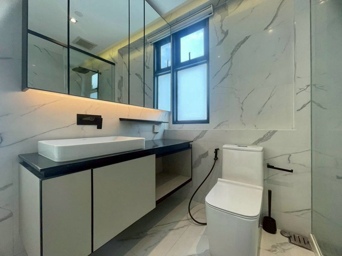 For RentCondoRatchathewi,Phayathai : FOR RENT ：The Room Phayathai 🔥PRICE 🔥Price 37,500 baht/month🔥 🎈Type : 2 bedrooms, 2 bathrooms