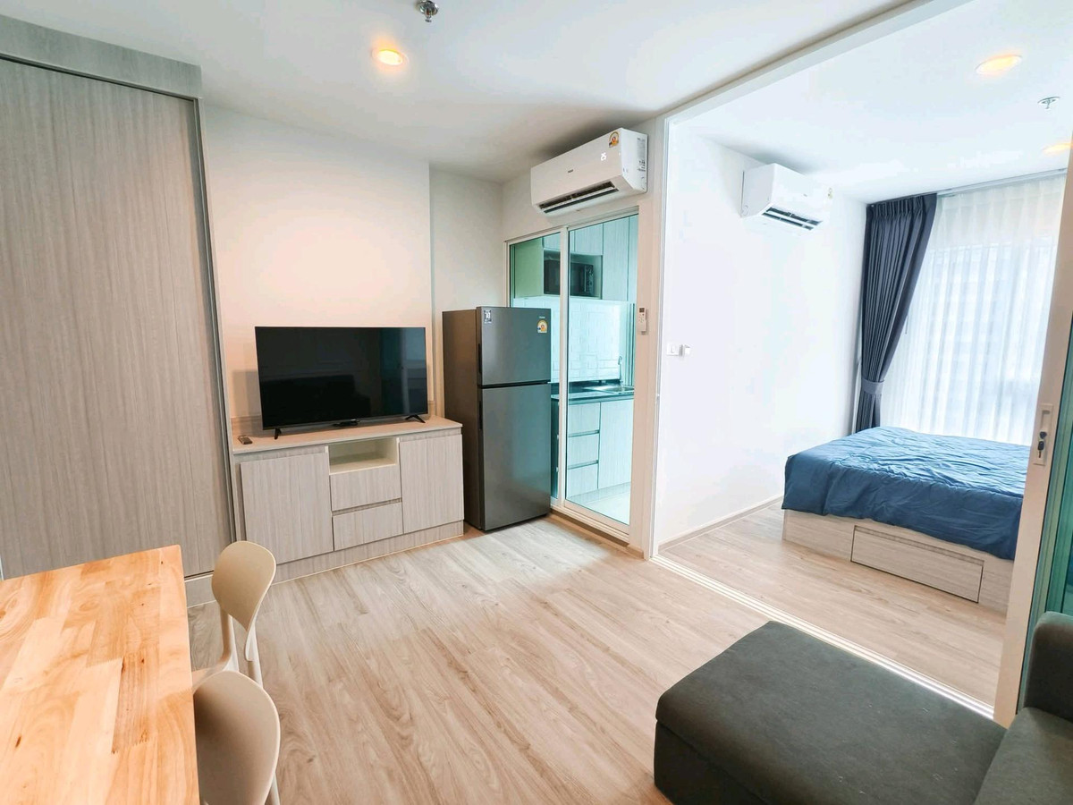 For RentCondoBangna, Bearing, Lasalle : ✨ New condo, first hand, new building, every item in the room is brand new. Ready to move in immediately! 🚝 Very good location, near BTS Bangna 500 meters.