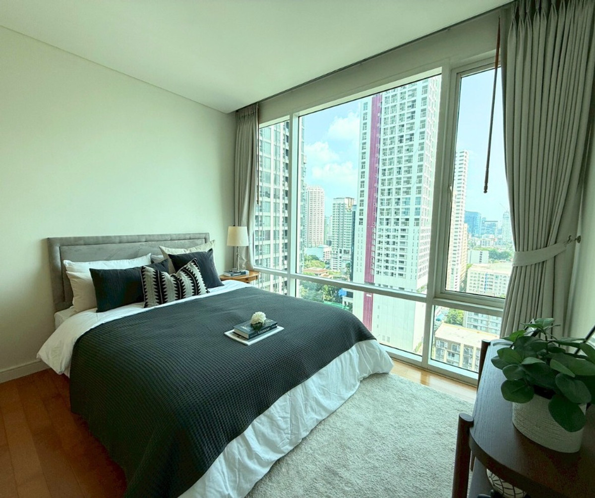 For RentCondoSukhumvit, Asoke, Thonglor : Fullerton Sukhumvit Condominium Luxury 2 Bedrooms for Rent