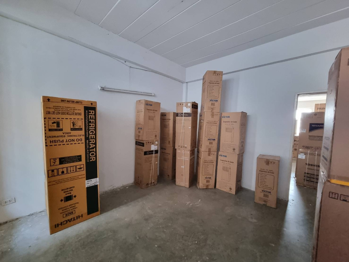 ขายอาคารพาณิชย์นนทบุรี บางใหญ่ บางบัวทอง : อาคารพาณิชย์ ซอยวัดลาดปลาดุก / 4 ห้องนอน (ขาย), Commercial Building Soi Wat Lat Pla Duk / 4 Bedrooms (FOR SALE) AOM097