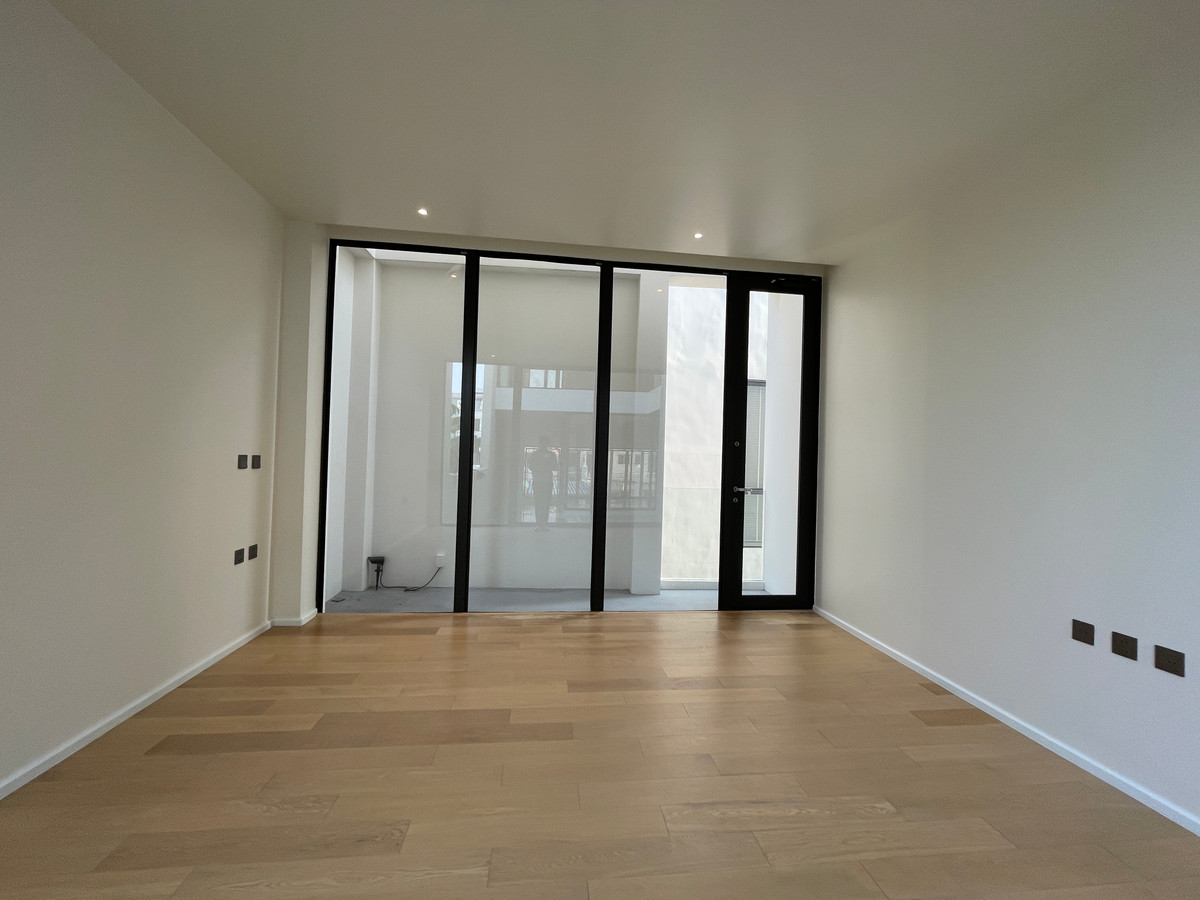 ขายบ้านเลียบทางด่วนรามอินทรา : 🔥 EXCLUSIVE PROMOTION 🔥โอกาสสุดท้ายในการครอบครองในราคาพิเศษที่สุด [ขาย] 💎 Ultra Luxury Show Unit | ELIVA Ekkamai - Eastville 💎 บ้านเดี่ยวหรู 3 ชั้น ดีไซน์ Mid-Century Modern — ความเป็นส่วนตัวสูงสุดเพียง 4 ยูนิตในโครงการ!