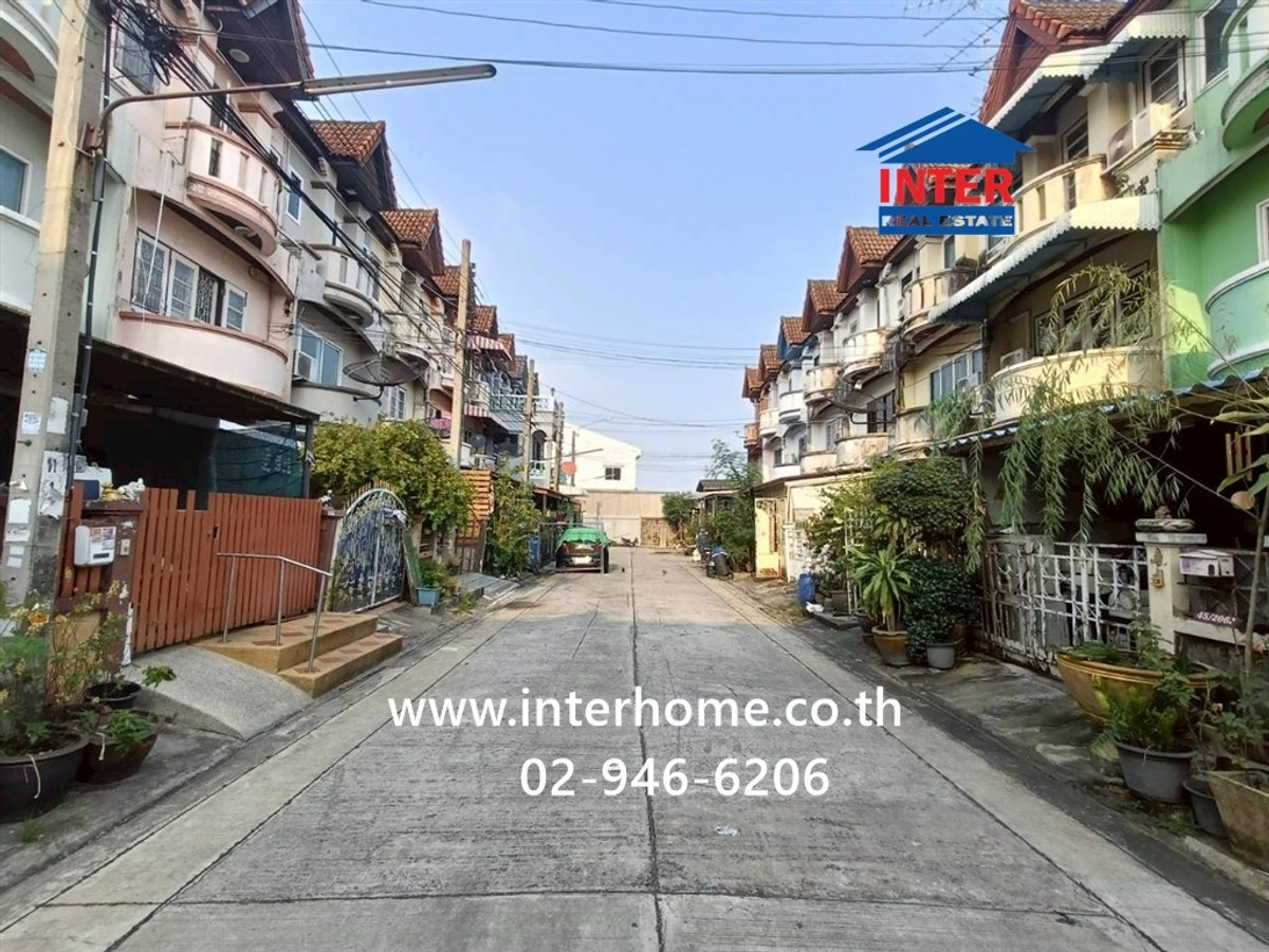 ขายทาวน์โฮมบางแค เพชรเกษม : ทาวน์เฮ้าส์ 3 ชั้น 17 ตร.ว. หมู่บ้านพงษ์ศิริชัย4 ซอยเพชรเกษม81 ถนนเพชรเกษม ถนนพุทธมณฑลสาย3 เขตหนองแขม กรุงเทพมหานคร