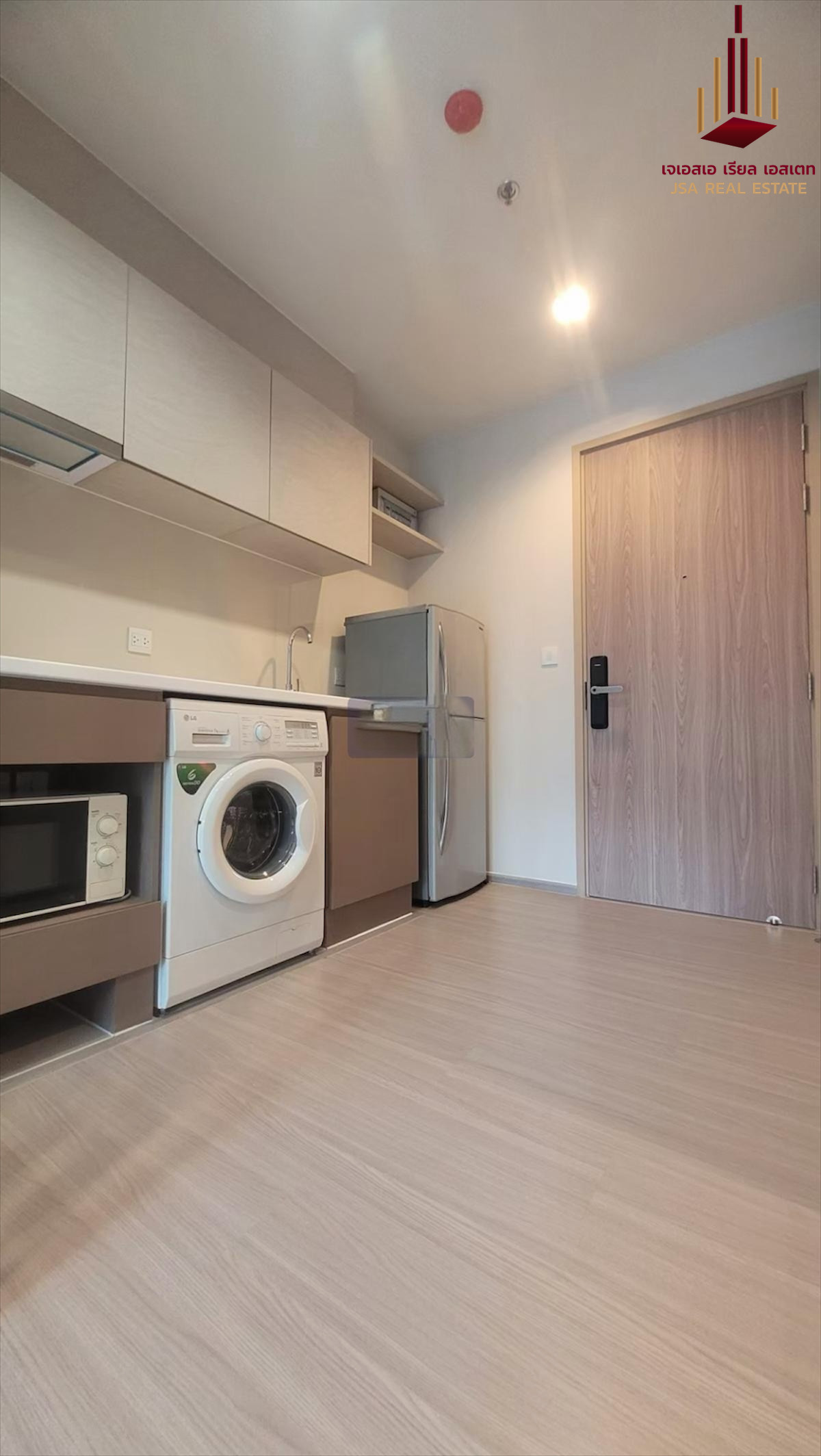 For SaleCondoThaphra, Talat Phlu, Wutthakat : ✨ For Sale: Life Sathorn Sierra Condo ✨ 💰 Only 4,000,000 THB