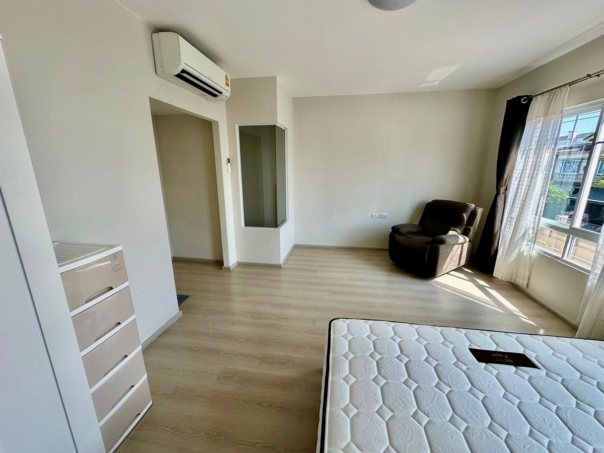 For SaleTownhomeSamut Prakan,Samrong : For Sale: 2-Storey Townhome at Indy 2 Srinakarin Quality by Land & Houses | Move-in Ready | Great Value Near Mega Bangna & B