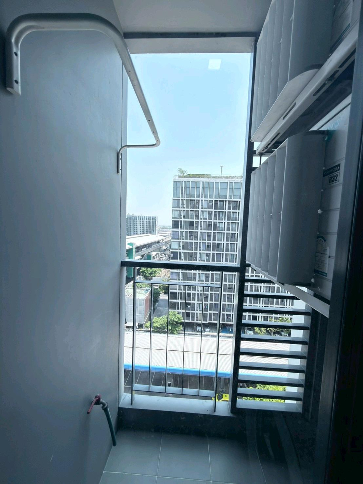 For RentCondoVipawadee, Don Mueang, Lak Si : 📣 Condo for rent Knightsbridge Sky City Saphan Mai 🏢 next to BTS Sai Yut 0 M. Corner room next to fire escape stairs, special plan with complete furniture and electrical appliances, only 11,000/month ‼️