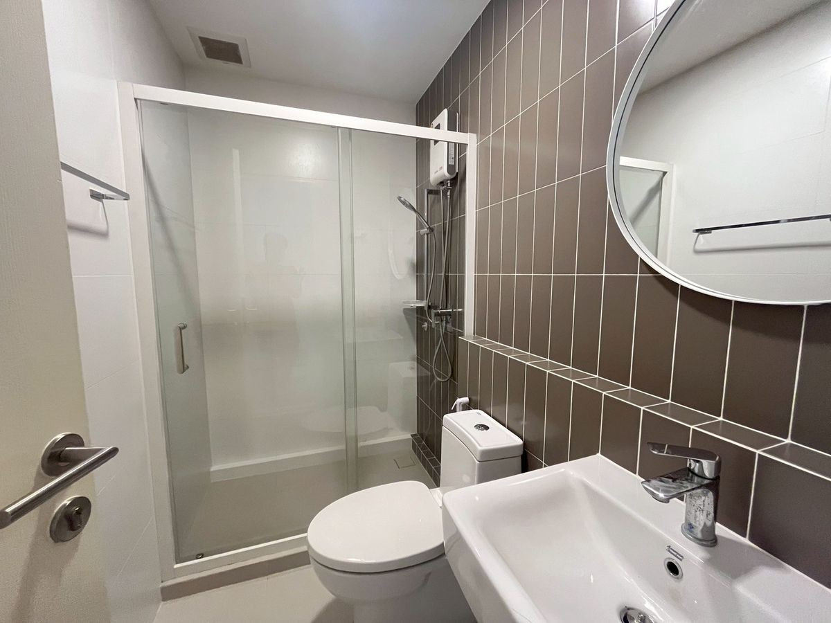 For RentTownhomeBangna, Bearing, Lasalle : 2-story townhome with furniture, beautifully decorated, for rent in Bangna-Bang Kaeo area. Near Ramkhamhaeng University Bangna campus only 700 meters.