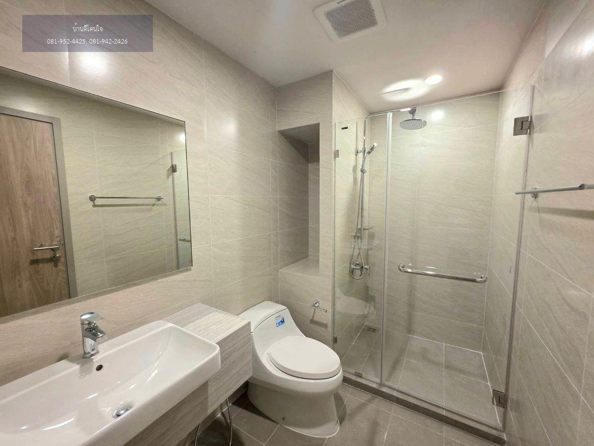 For RentCondoKhlongtoei, Kluaynamthai : Condo for rent, The Crown Residence (45 sq m.), 1 bedroom, 1 bathroom, Benjakitti Park view.