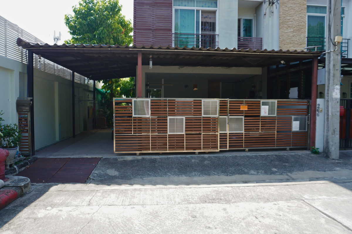 ขายบ้านสาทร นราธิวาส : ขายบ้าน 4 ชั้น โครงการธนาพัฒน์ เฮ้าส์ ซอยนนทรี 20  ทำเลศักยภาพ ใจกลางสาทร–พระราม 3 