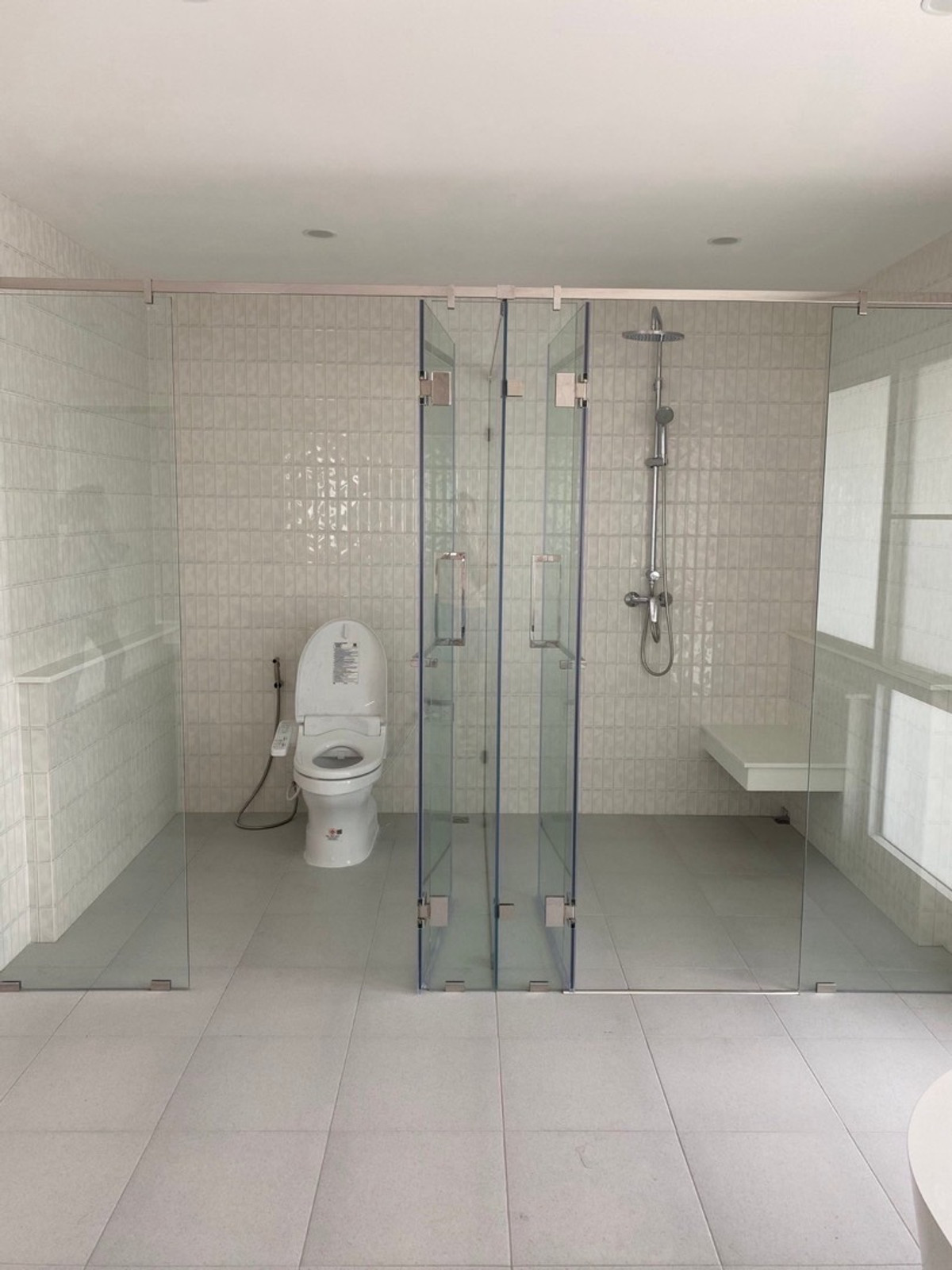 For RentOfficeChaengwatana, Muangthong : 5-Storey Office Building with Lift on Ngamwongwan Road near Expressway, Ideal for Headquarters (HQ)