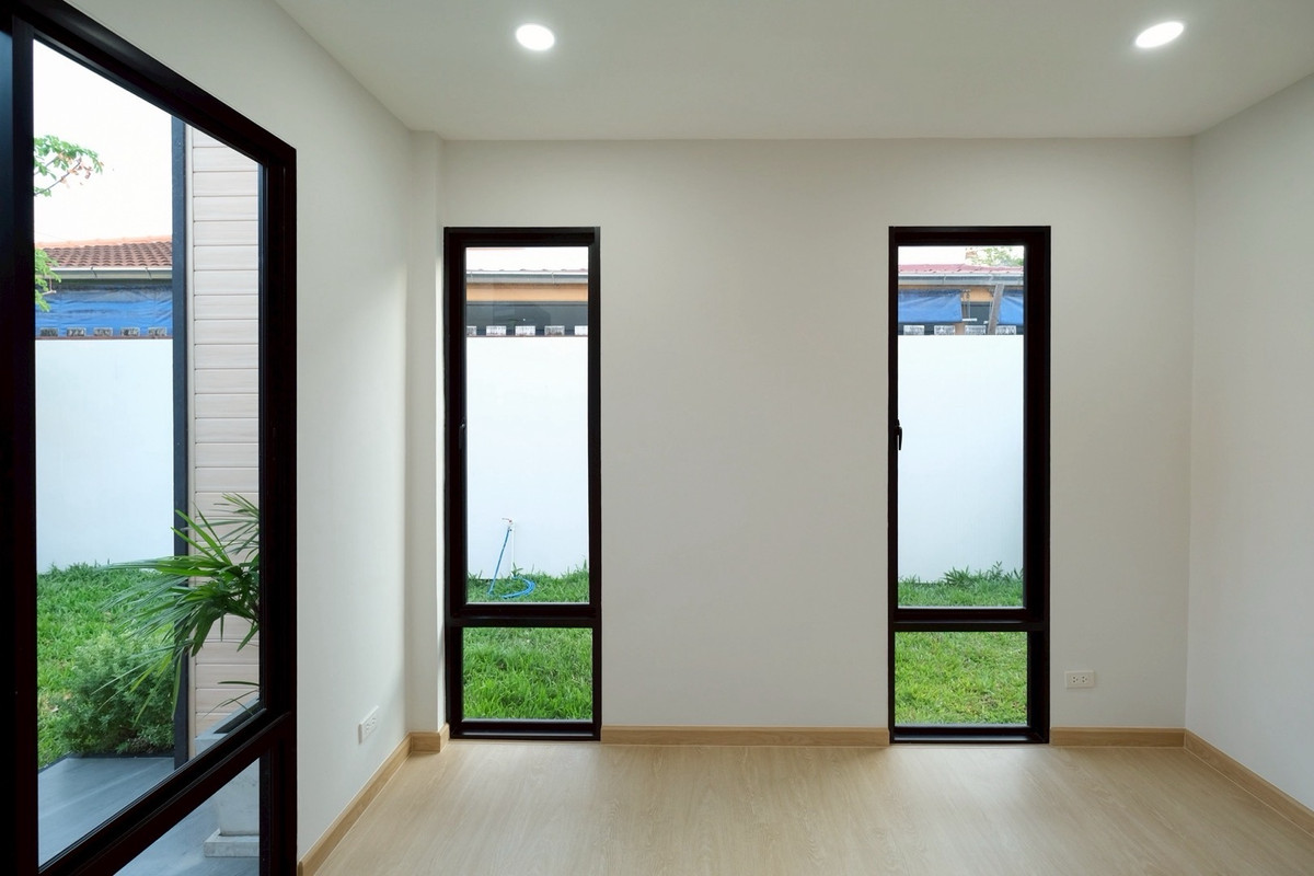 ขายบ้านลาดพร้าว101 แฮปปี้แลนด์ : บ้านเดี่ยวชั้นเดียว หลังริม 
หน้าบ้านไม่ชนกับใครค่ะ 