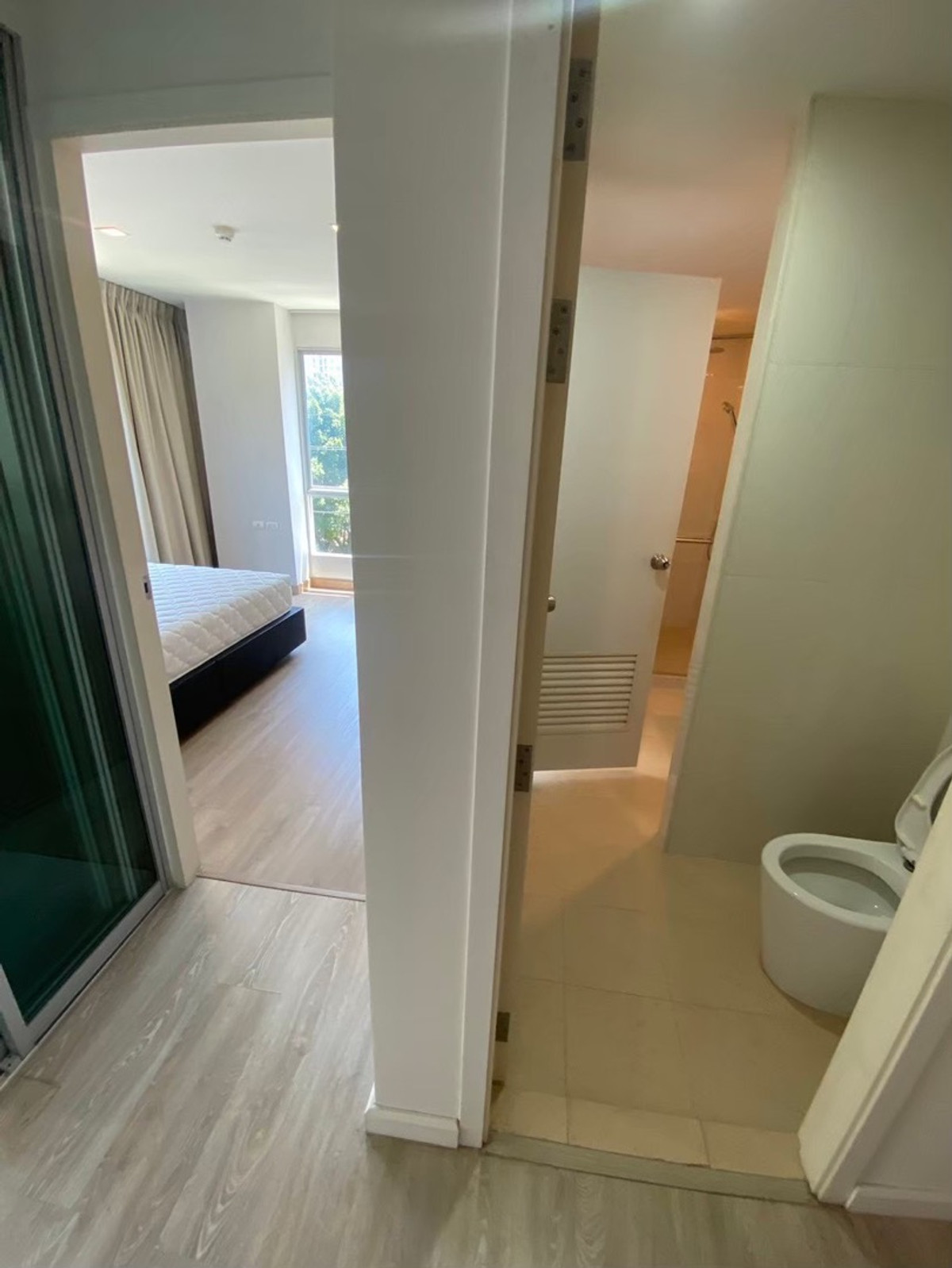 ให้เช่าคอนโดคลองเตย กล้วยน้ำไท : คอนโด Metro Luxe พระราม 4 ให้เช่า 40sqm. ราคา 16,000 ต่อรองได้