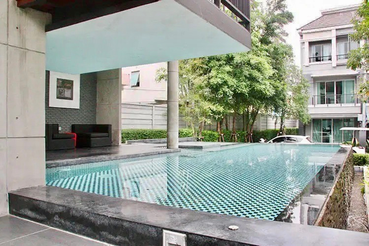 For SaleTownhomeRama5, Ratchapruek, Bangkruai : Baan Klang Muang Ratchada - Wongsawang / 4 Bedrooms (FOR SALE) BNS037