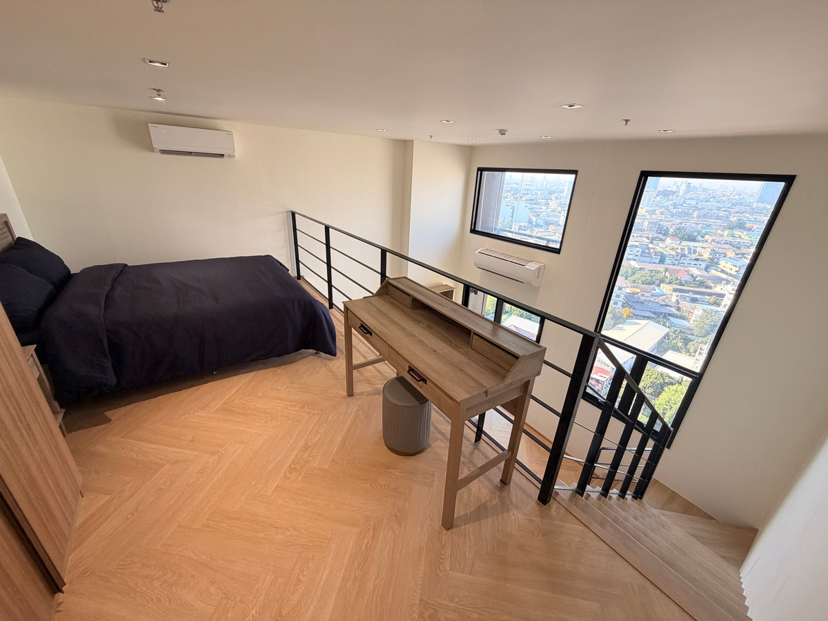 For RentCondoWongwianyai, Charoennakor : Loft Duplex room, fully furnished, ready to move in, free WiFi throughout the contract.