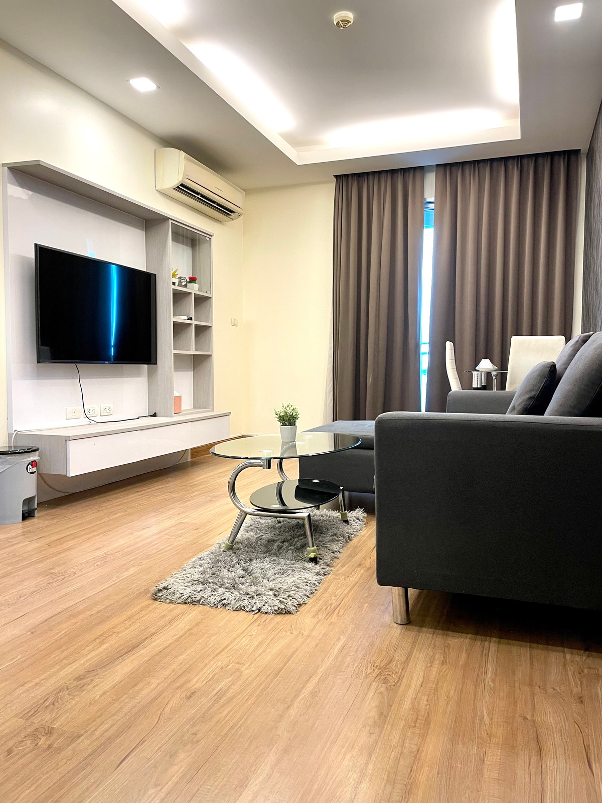 ให้เช่าคอนโดพระราม 9 เพชรบุรีตัดใหม่ RCA : ให้เช่า Thru Thonglor Condo 2 ห้องนอน พร้อมอยู่