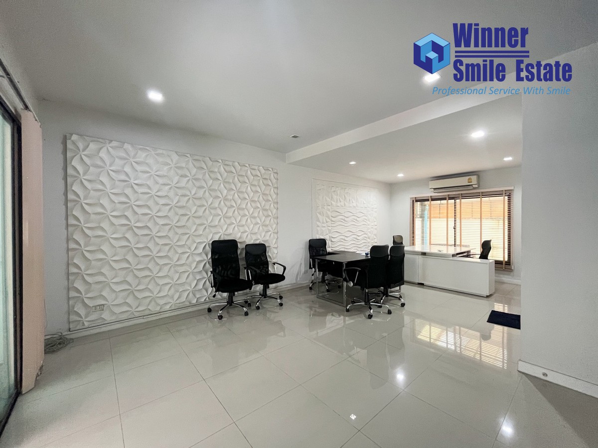 ให้เช่าทาวน์โฮมสมุทรปราการ สำโรง : ให้เช่า โฮมออฟฟิต เพล็กซ์ บางนา Plex Bangna 3 ชั้น 190 ตร.ม. ติดถนนบางนา-ตราด