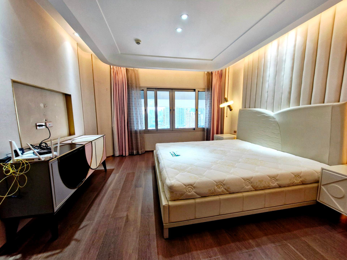 For SaleCondoSukhumvit, Asoke, Thonglor : (For Sale🔥) 📍 Le Raffine Sukhumvit24 : 3+1B5B 371sq.m. | Spacious 3 BR with private pool🌊 | 🚅 BTS Phromphong