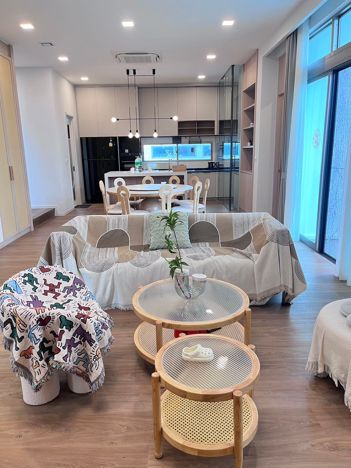 ให้เช่าบ้านพัฒนาการ ศรีนครินทร์ : ᚱ ให้เช่า 🔥ต่อรองได้ ปล่อยเช่าด่วน ✅4 ห้องนอน 324 ตร.ม. บ้านเดี่ยว Vive Rama 9 ใกล้โรงเรียนนานาชาติ Wellington และโรงพยาบาลสมิติเวช