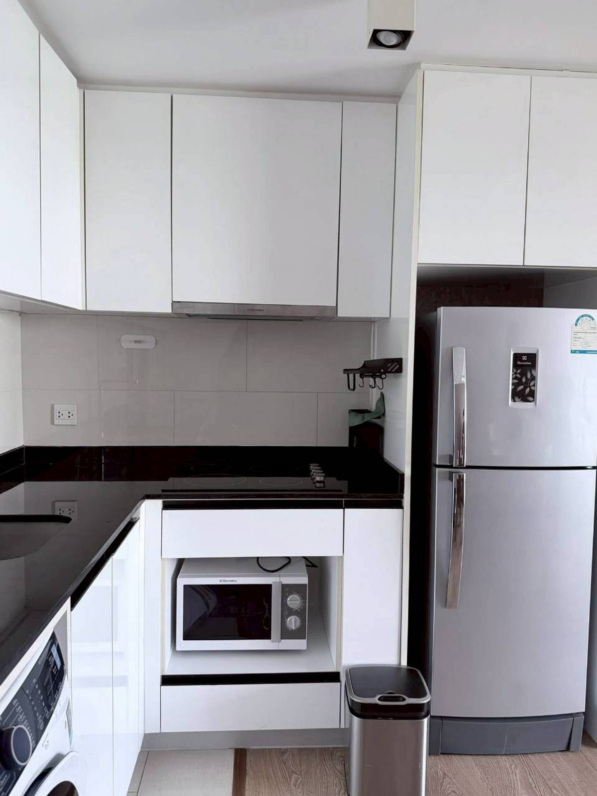 ให้เช่าคอนโดสุขุมวิท อโศก ทองหล่อ : ✅ MAETR103 ✅ Line : @p2nproperty