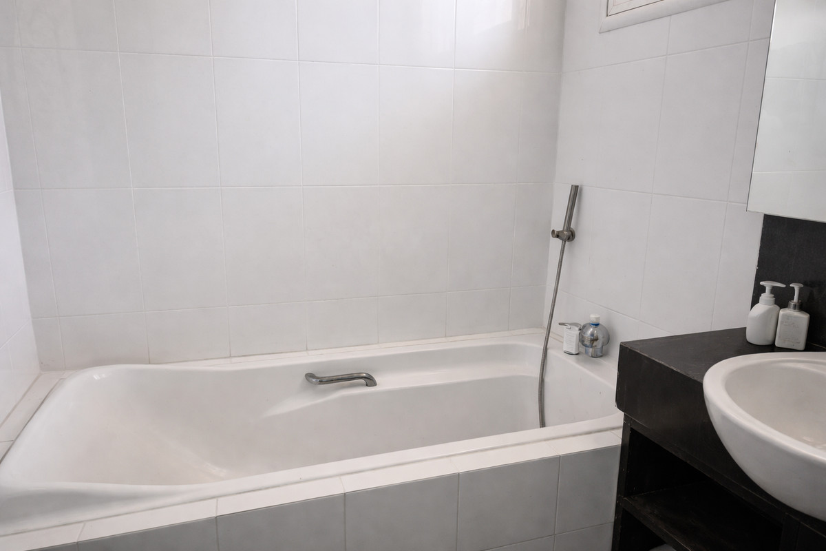 ขายคอนโดสุขุมวิท อโศก ทองหล่อ : For Sell Condo Big Size 3Bed Thonglor ใกล้ BTS ทองหล่อ Luxury Residential Area หมาะสำหรับอยู่อาศัยใจกลางสุขุมวิท และหาไม่บ่อยในตลาด