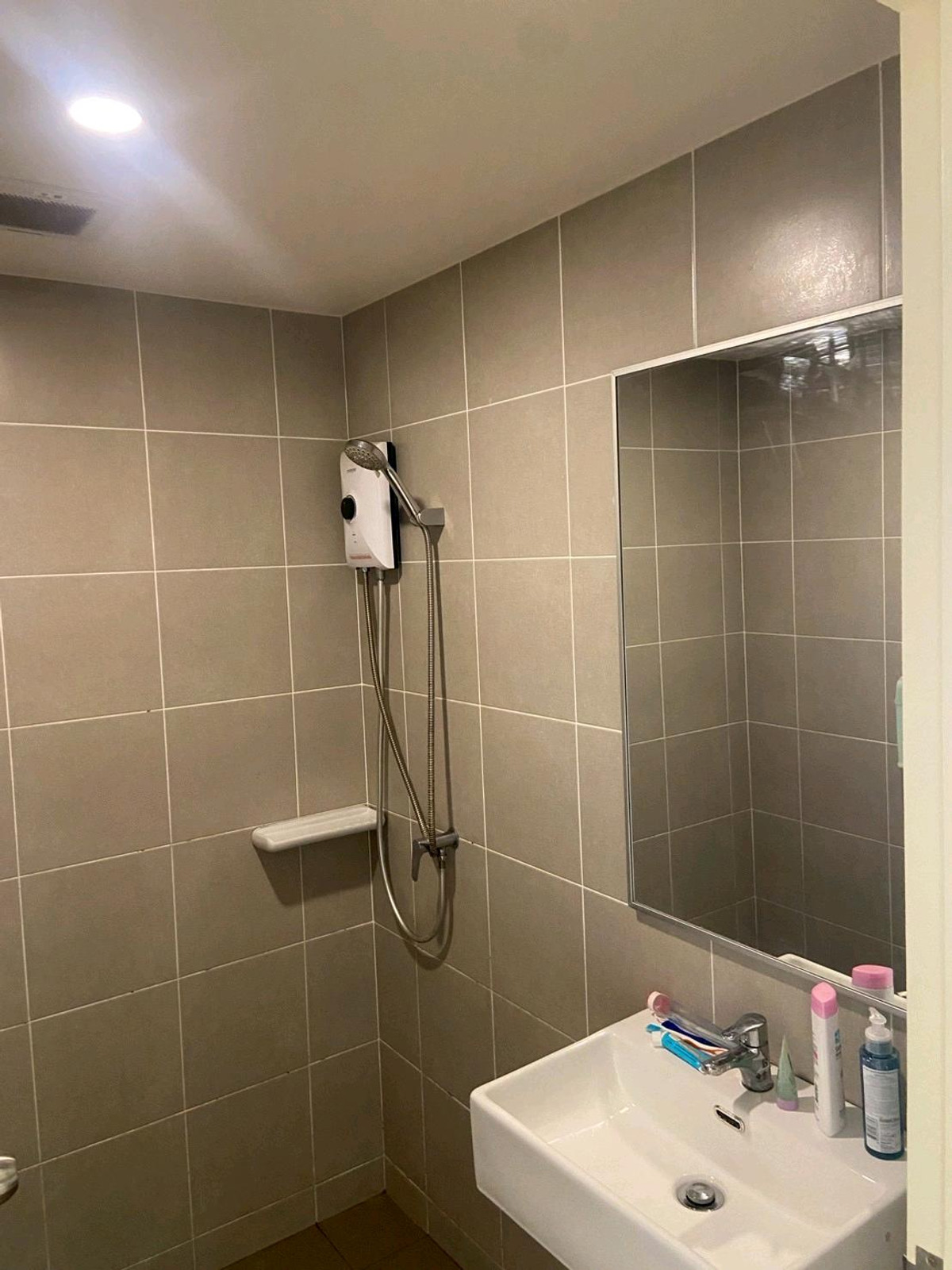 ให้เช่าคอนโดปิ่นเกล้า จรัญสนิทวงศ์ : 🔥ให้เช่าคอนโด ลุมพินี จรัญ-ไฟฉาย🏬 ใกล้MRTจรัญฯ🚆 ตกแต่งสวย พร้อมเฟอร์นิเจอร์ และเครื่องใช้ไฟฟ้าครบครัน✅️ ราคาพิเศษ เพียง 12,000/เดือน ‼️