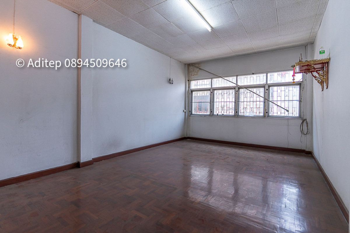 For SaleShop HousePinklao, Charansanitwong : Commercial building for sale on Thonburi side, 3 and a half floors, 22.2 sq m., walk to MRT Charan 13, only 150 meters | Soi Commerce Thonburi 4