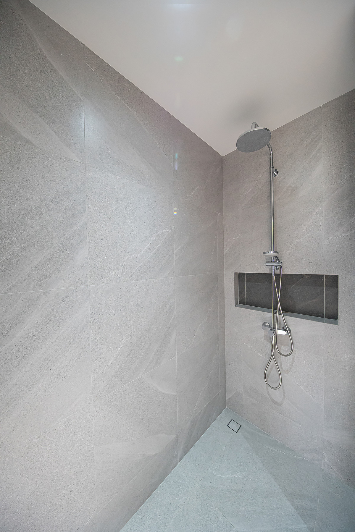 ขายบ้านโชคชัย4 ลาดพร้าว71 : [ขาย] ✨ บ้านเดี่ยว 3 ชั้น สไตล์ Modern Luxury พรีเมียมที่สุดในลาดพร้าว 101 | Feel Town ✨ แต่งครบ พร้อมลากกระเป๋าเข้าอยู่! เพียง 13.99 ล้าน (Rare Item มีเพียง 9 หลังในโครงการ!)