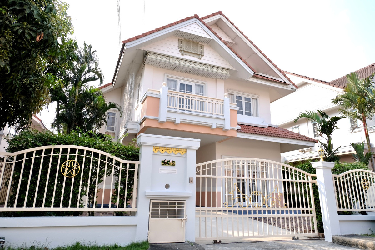 ให้เช่าบ้านมีนบุรี-ร่มเกล้า : บ้านเดี่ยวให้เช่าพร้อมเข้าอยู่ Parkway Chalet รามคำแหง 190