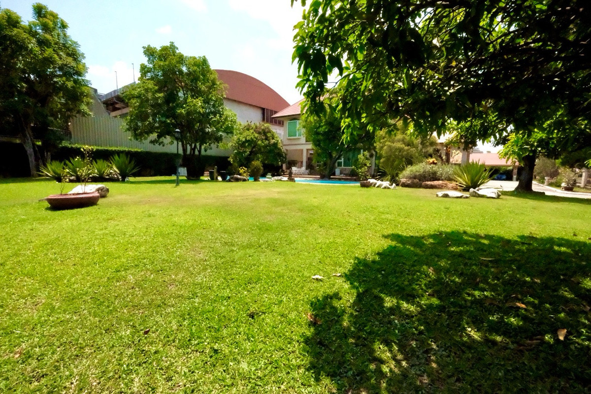 ขายบ้านปิ่นเกล้า จรัญสนิทวงศ์ : ✨คฤหาสน์ส่วนตัว บนพื้นที่1ไร่1งาน2ตร.ว. กรุงเทพ ตลิ่งชัน หมู่บ้าน กฤษดานคร14 (Luxury House Krissadanakorn14)