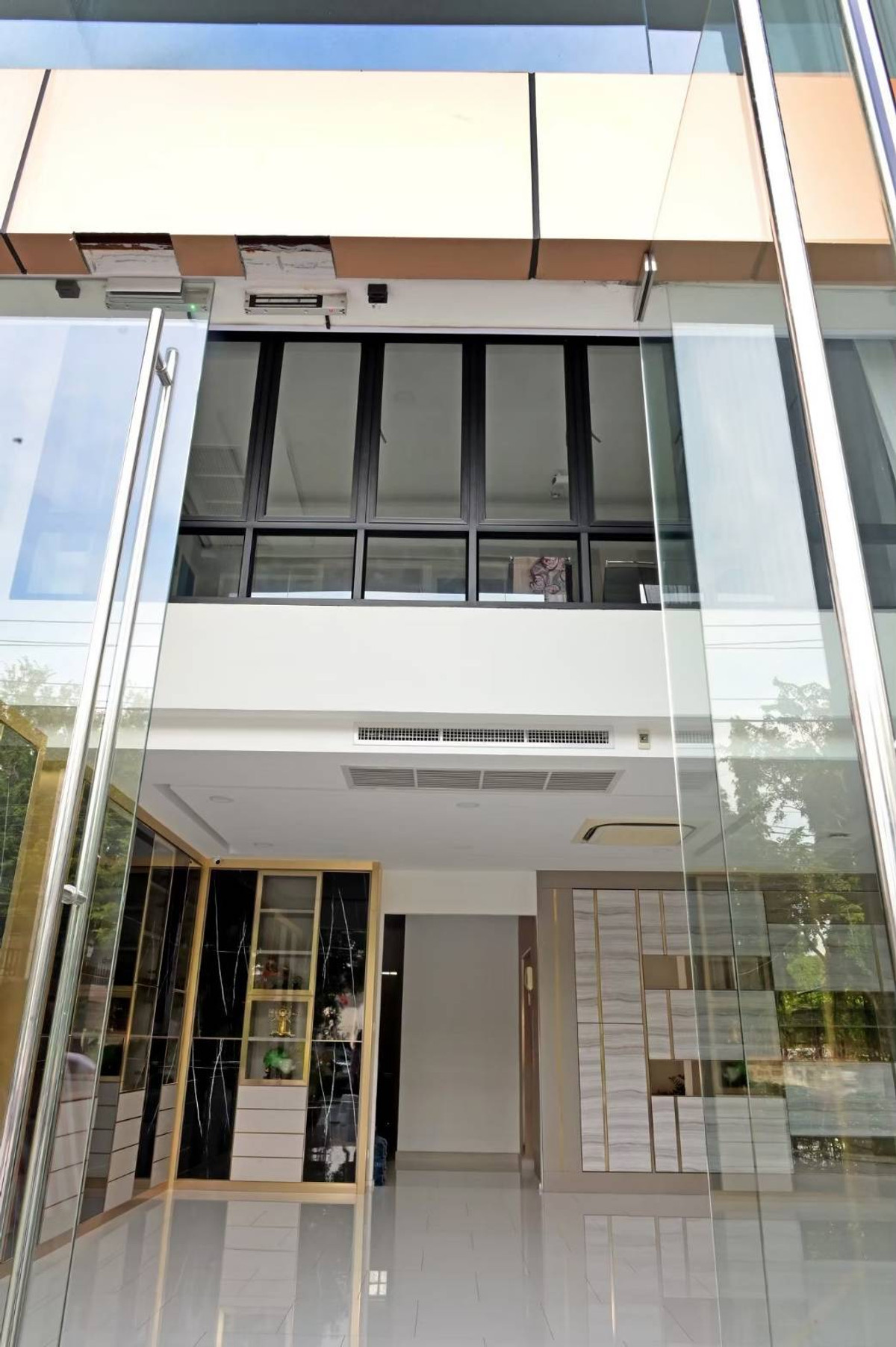 ให้เช่าโฮมออฟฟิศบางนา แบริ่ง ลาซาล : 🔥 ให้เช่า Home Office Luxury บางนา 🔥  ครบ จบ ทั้งออฟฟิศ + ที่พักในที่เดียว! พร้อมใช้งานทันที