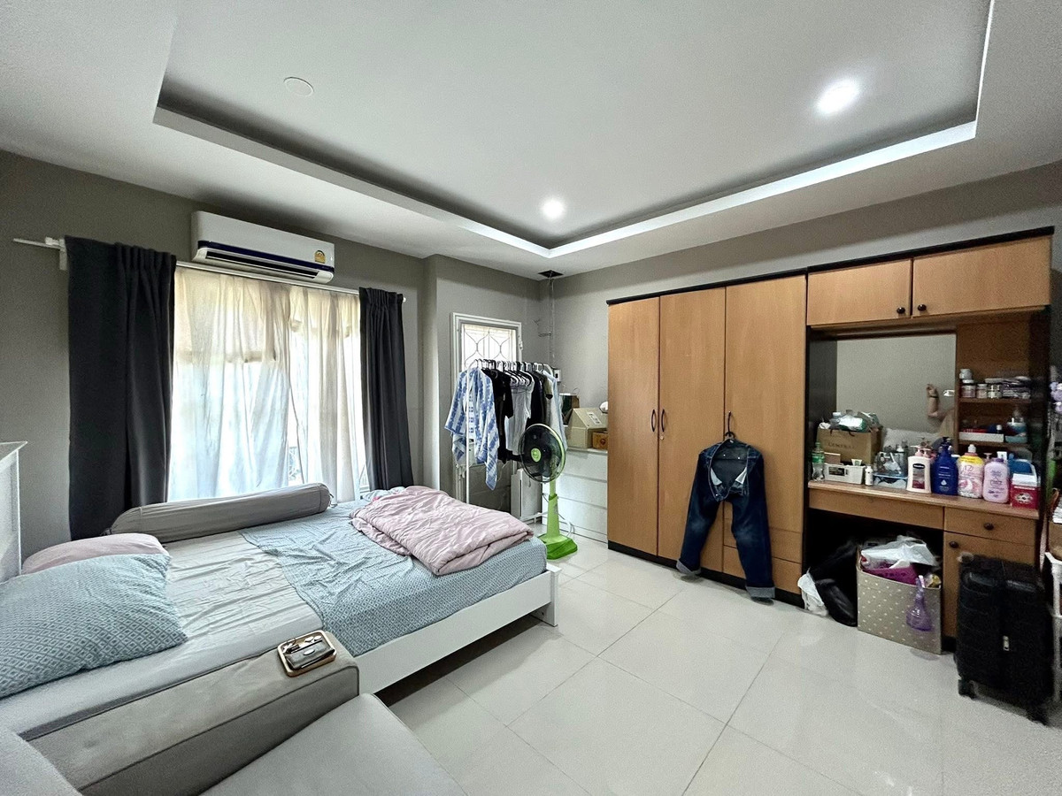 For SaleTownhomeRama5, Ratchapruek, Bangkruai : 3-story townhome for sale | Baan Narinthorn Bang Kruai-Rama 5 near Lotus Nakhon In