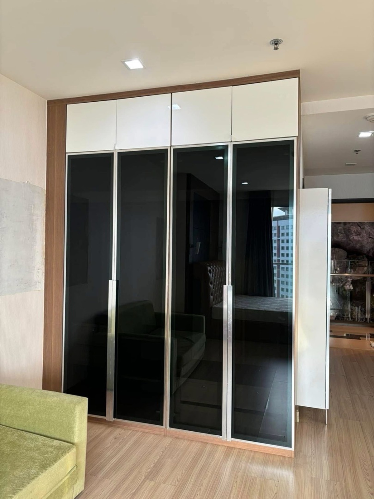 For RentCondoOnnut, Udomsuk : 🌆 Condo for Rent near BTS Phra Khanong – Only 250 meters (3 minutes walk)📍 Sky Walk Residences : 19,000 THB/month