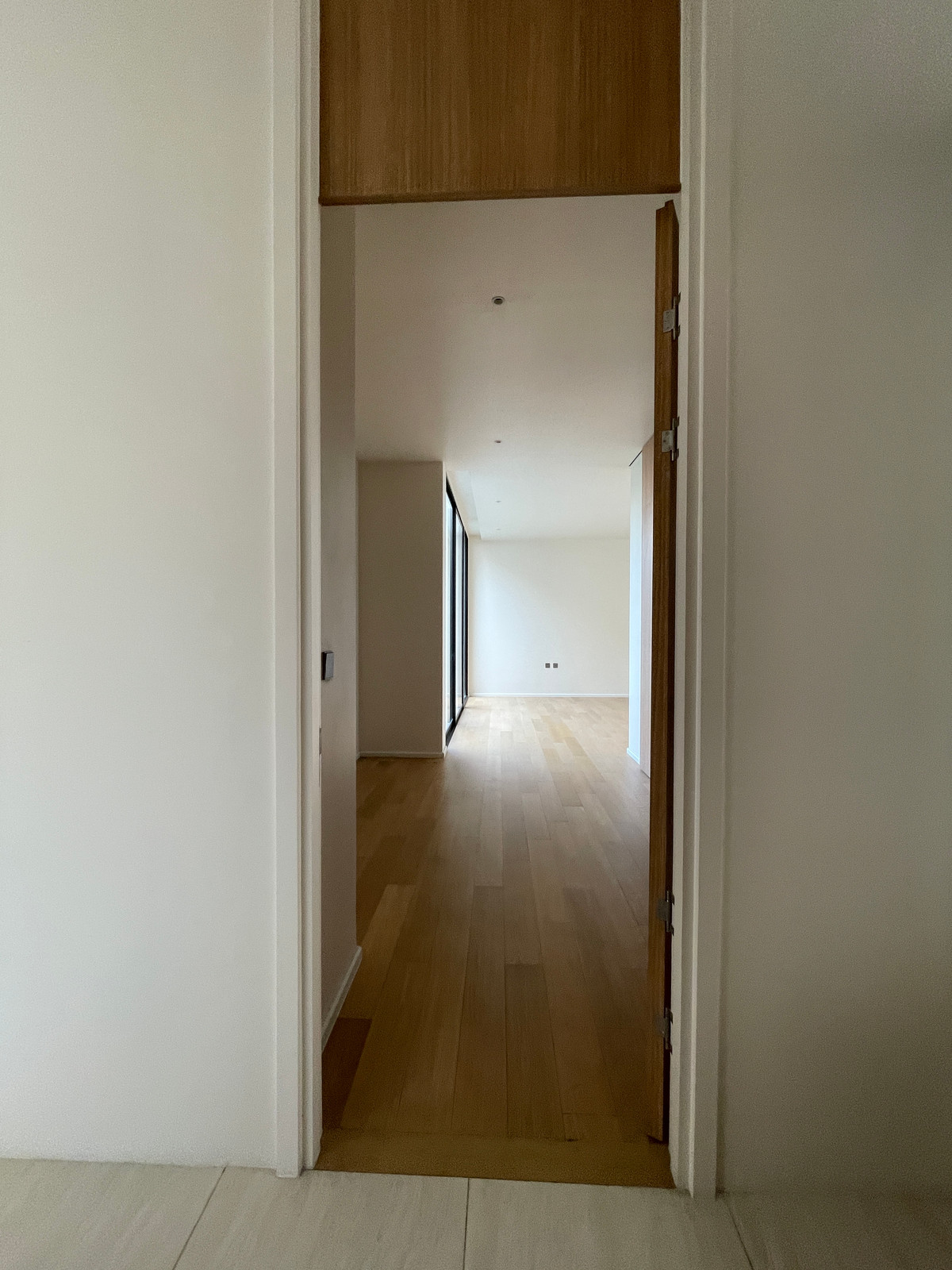 ขายบ้านเลียบทางด่วนรามอินทรา : 🔥 EXCLUSIVE PROMOTION 🔥โอกาสสุดท้ายในการครอบครองในราคาพิเศษที่สุด [ขาย] 💎 Ultra Luxury Show Unit | ELIVA Ekkamai - Eastville 💎 บ้านเดี่ยวหรู 3 ชั้น ดีไซน์ Mid-Century Modern — ความเป็นส่วนตัวสูงสุดเพียง 4 ยูนิตในโครงการ!