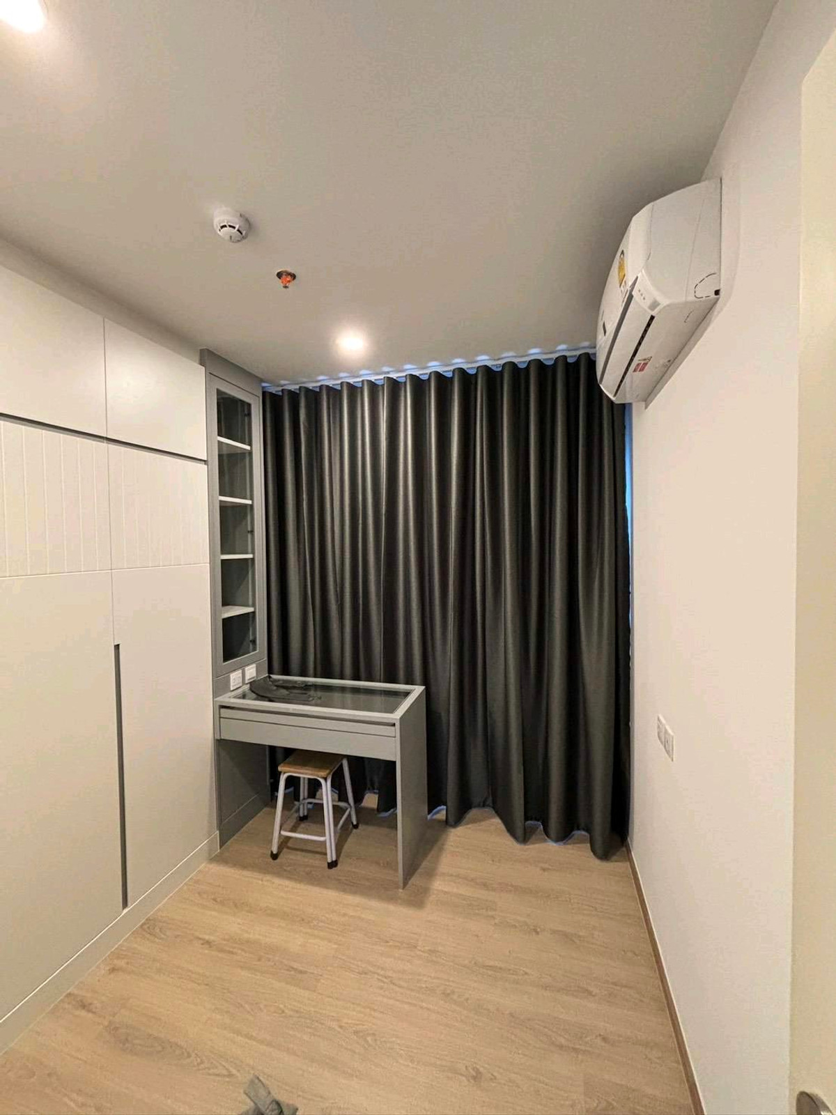 ขายคอนโดคลองเตย กล้วยน้ำไท : 2 ห้องนอน คอนโดหรู ไลฟ์ อโศก พระราม4  Call: 083-966-3665