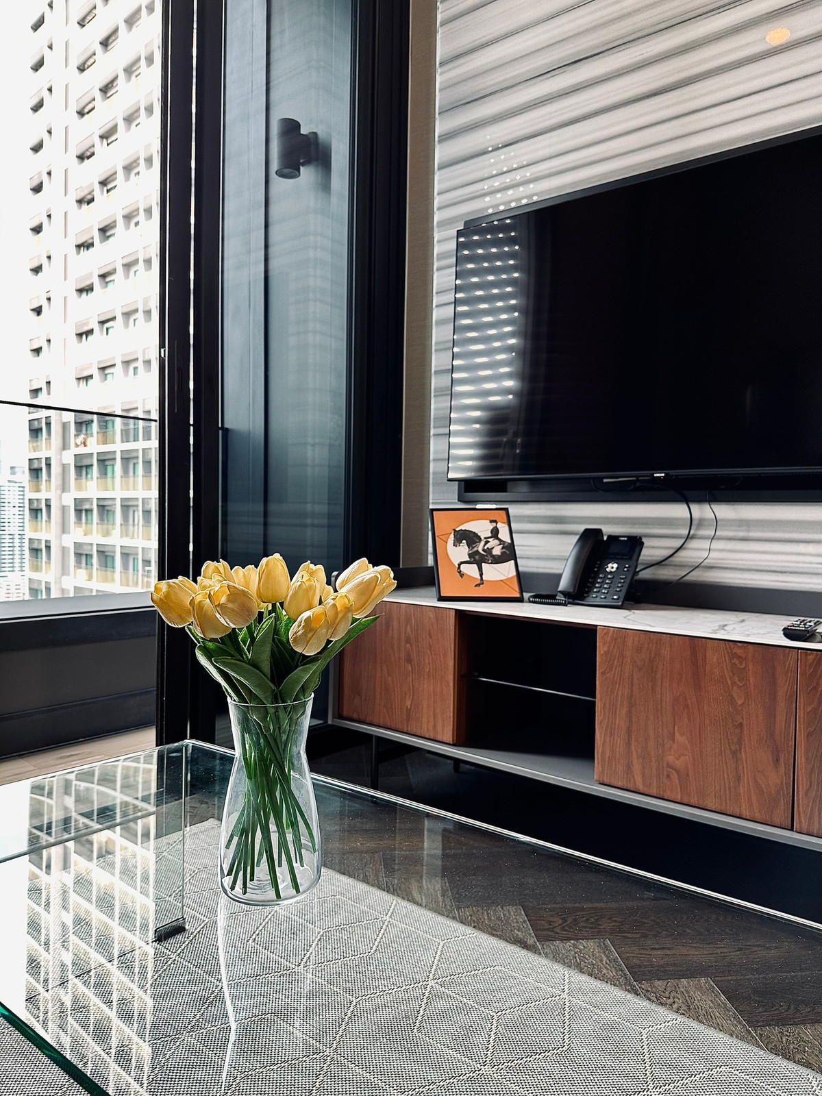 ขายคอนโดสุขุมวิท อโศก ทองหล่อ : The Esse Sukhumvit 36 / 1 Bedroom (FOR SALE), ดิ เอส สุขุมวิท 36 / 1 ห้องนอน (ขาย) NA061