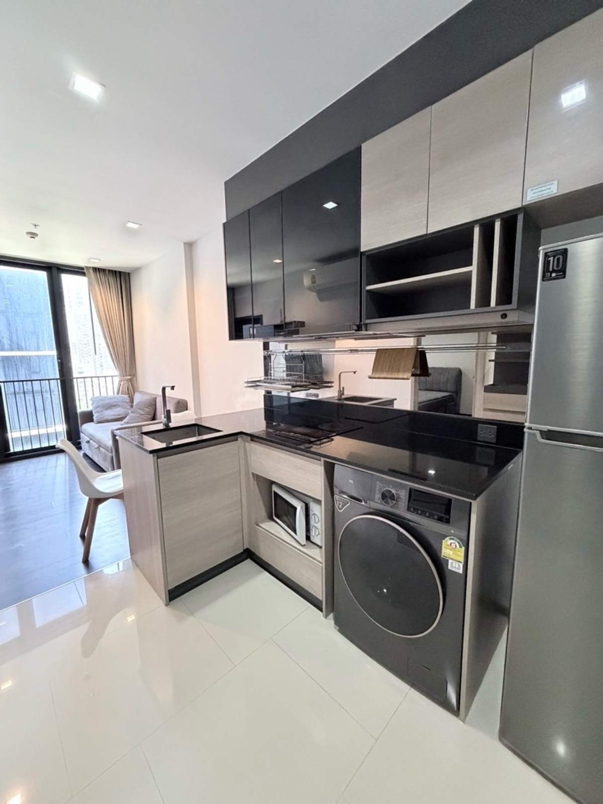 For RentCondoRama9, Petchburi, RCA : CONDO FOR RENT Near MRT Rama9
The line asoke-ratchada Condo
150 m. - OP001C -