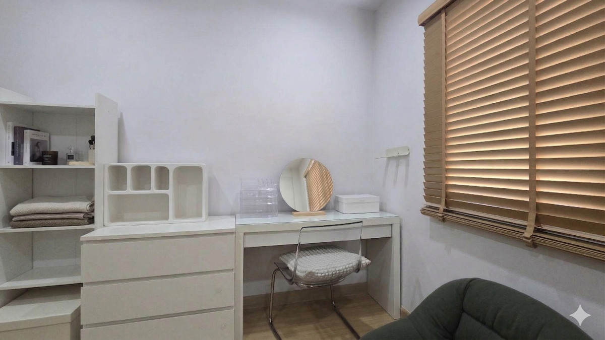 For SaleTownhomeSamut Prakan,Samrong : 2-story townhome for sale, corner unit | Lower than actual cost. Hurry before it sells out! Supalai Ville Bangna-Wongwaen Project (Supalai Ville Bangna-Wongwaen), Bang Phli, Samut Prakan. Corner house + area next to the house. Get the feel of a single hou