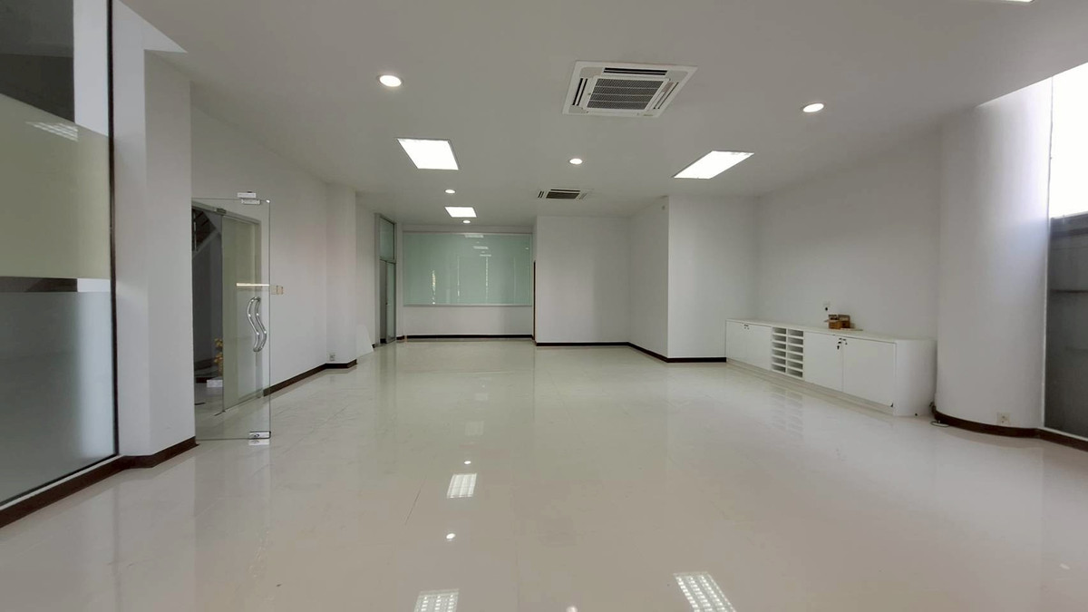 OfficeBangna, Bearing, Lasalle : Prime 7-Story Office Building for Sale/Rent – Strategic Front-Unit Location in Bangna-Trad 34