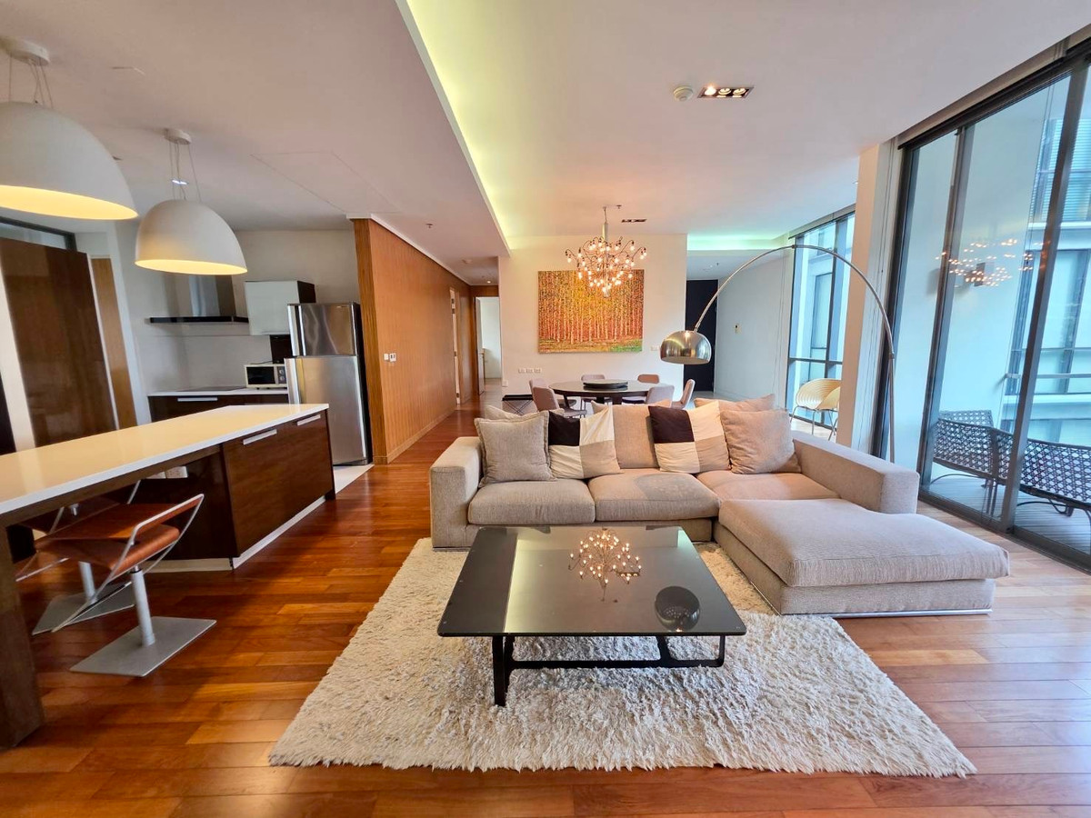 คอนโดสุขุมวิท อโศก ทองหล่อ : Domus Sukhumvit 16: 2+1 bed 3bath 167sqm. Sell: 45,000,000 Rent: 110,000/mth. Am: 0656199198