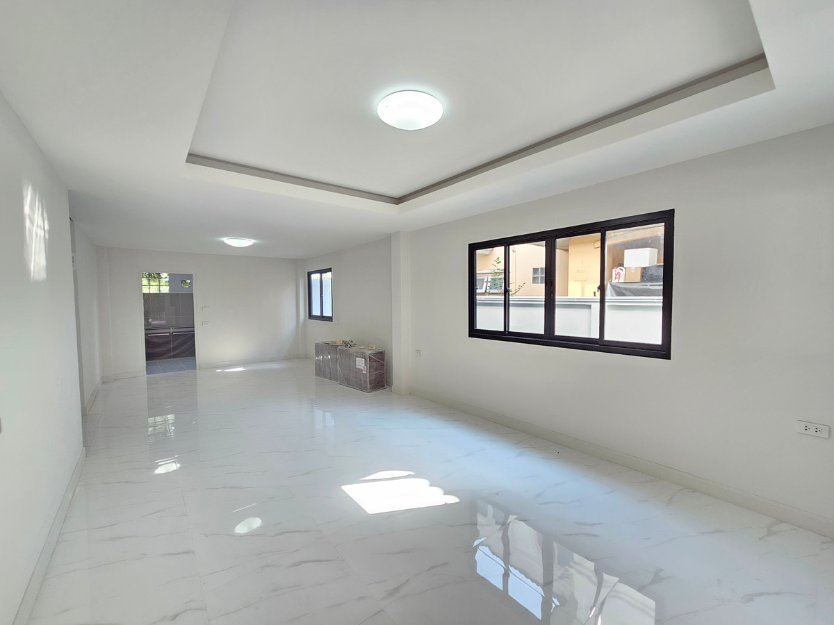 ขายบ้านพุทธมณฑล ศาลายา : ขาย!!! บ้านเดี่ยว 2 ชั้น พื้นที่ 62.3 ตร.วา @ หมู่บ้านสวนดอกไม้-ซ.บรมราชชนนี 105 เขตทวีวัฒนา, กรุงเทพฯ