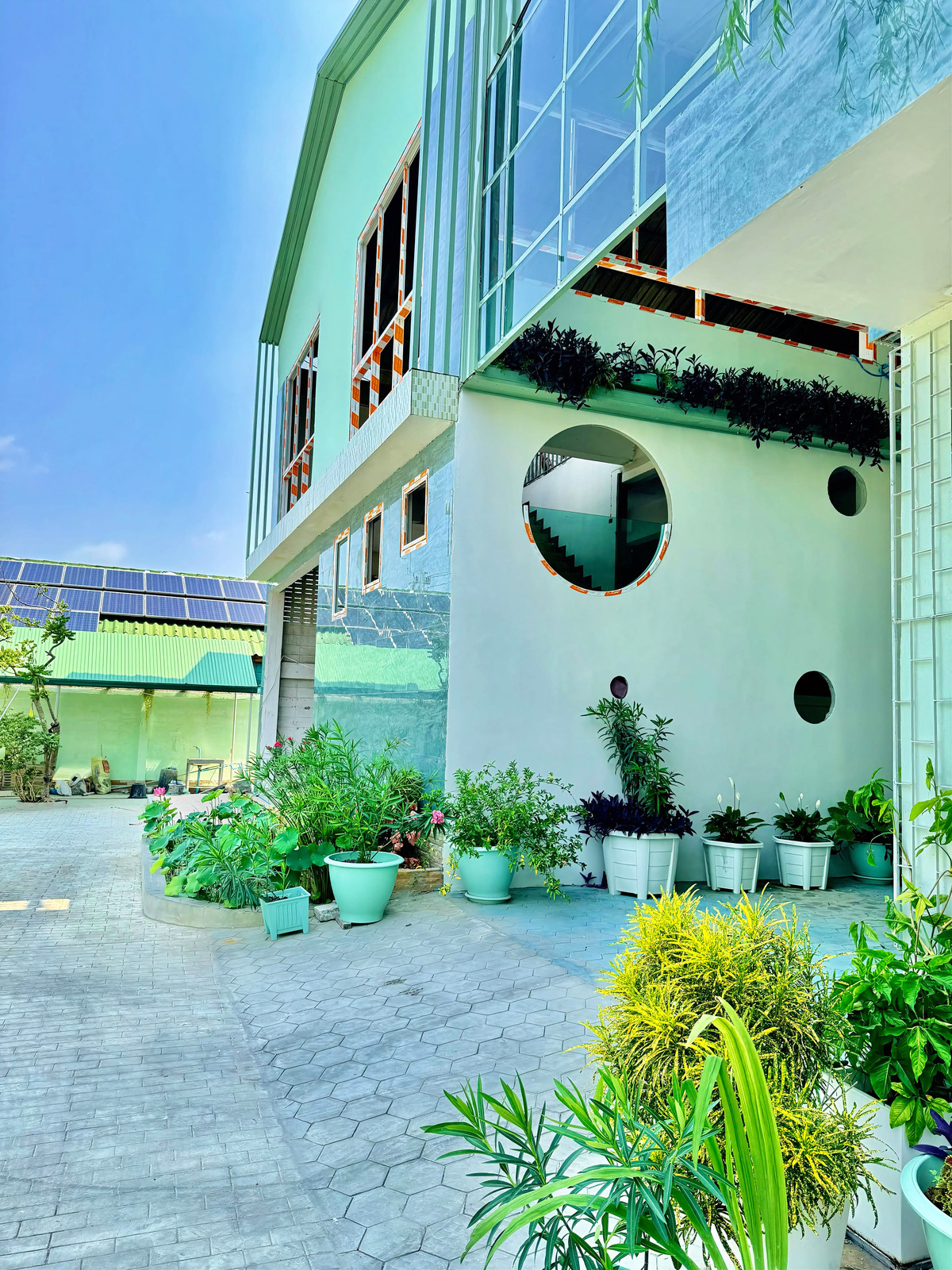 For RentOfficeRattanathibet, Sanambinna : 📢 [For Rent] Prime Office & Warehouse Complex – Rewadee Soi 7, near Nonthaburi Government Center! 🏢✨  Spacious area with versatile functions, perfect for a modern office, warehouse, or distribution center.