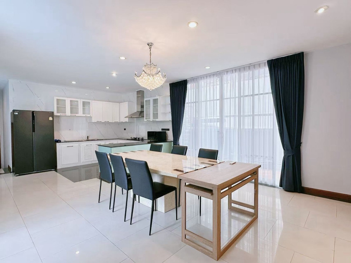 ให้เช่าสุขุมวิท อโศก ทองหล่อ : 🌈บ้านพูลวิลล่าเดี่ยว 3 ชั้น  พร้อมสระว่ายน้ำ 🎤