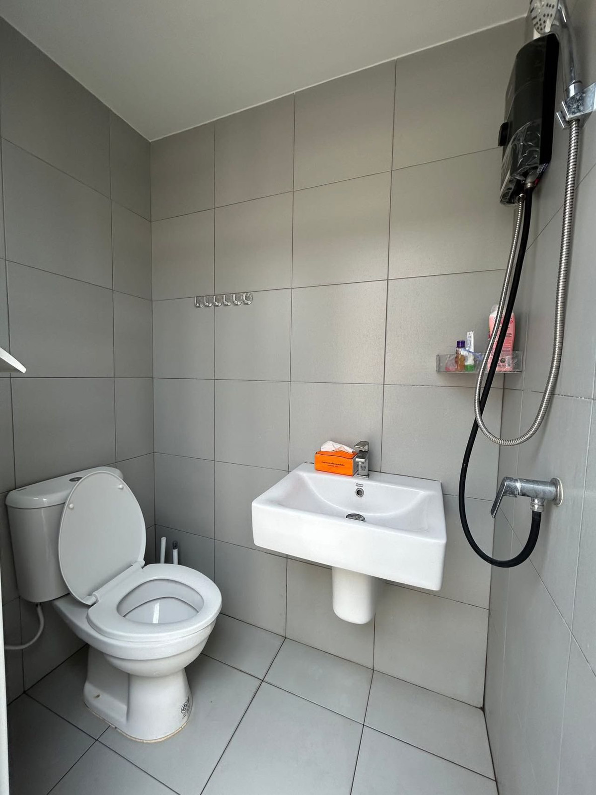 ให้เช่าบ้านลาดกระบัง สุวรรณภูมิ : ᚱ ให้เช่า ✅รับระยะสั้น 🔥 4 ห้องนอน 1 ห้องแม่บ้าน🔥บ้านเดี่ยว แกรนด์ บริทาเนีย พระราม 9 – กรุงเทพกรีฑา ใกล้ โรงเรียนนานาชาติเวลลิงตัน 