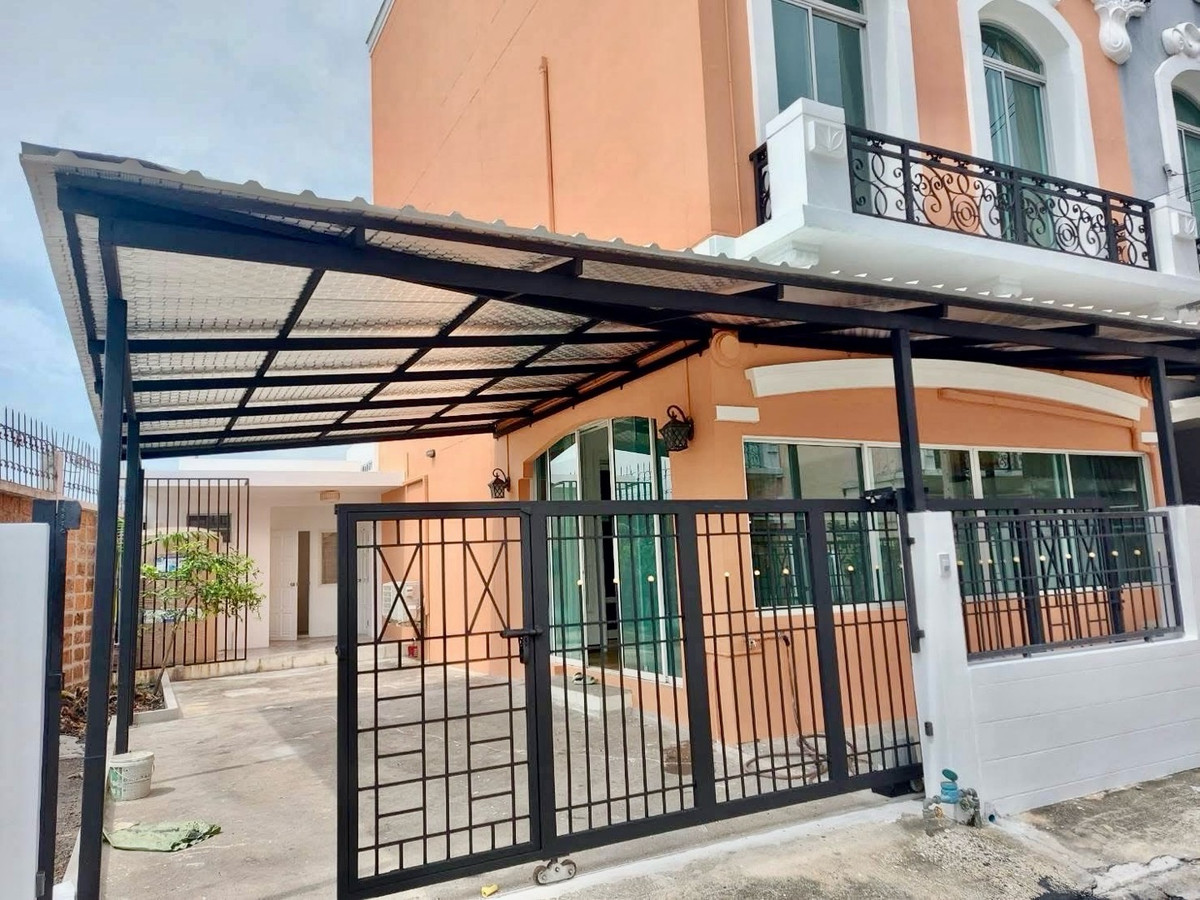 ให้เช่าทาวน์โฮมรัชดา ห้วยขวาง : หมู่บ้านกลางเมือง Grand de Paris ติดกับ รร.นานาชาติสิงคโปร์ SISB ประชาอุทิศ ห้วยขวาง บ้าน 3ชั้น  4 ห้องนอน 4ห้องน้ำ