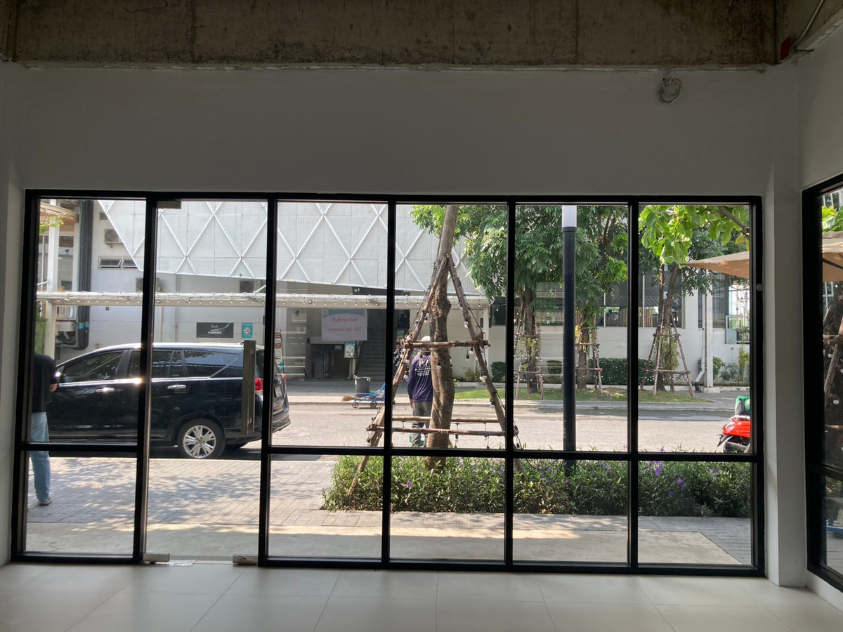 For RentRetail SpaceSamut Prakan,Samrong : Shop for rent, good location, next to the main road, Bangna-Trad, located in the ATT U PARK BANGNA project, km. 12.