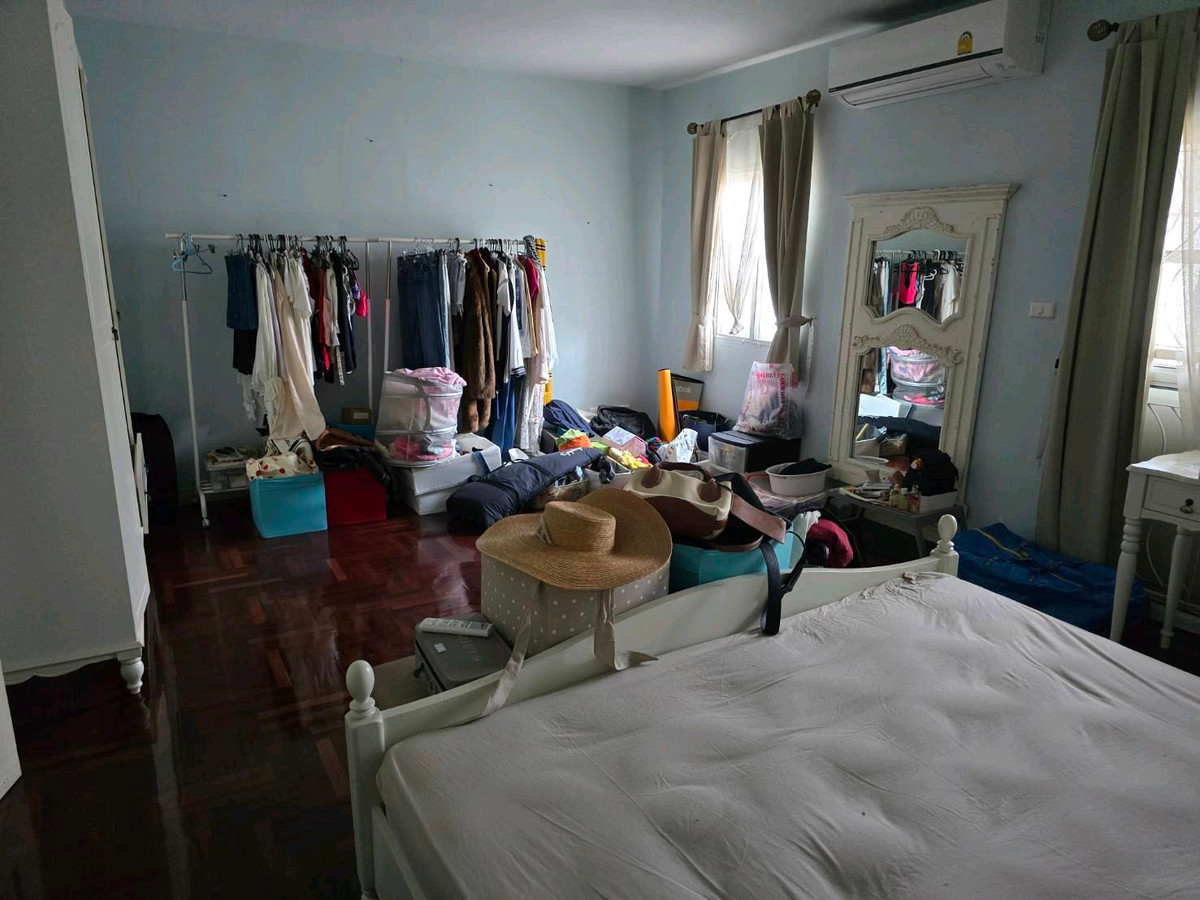 For SaleTownhomeLadprao101, Happy Land, The Mall Bang Kapi : Townhome - Saran Phruek Ladprao 130, 1 BR Available for Sale, Corner Unit, Near MRT Yellow Line : Lat Phrao 101