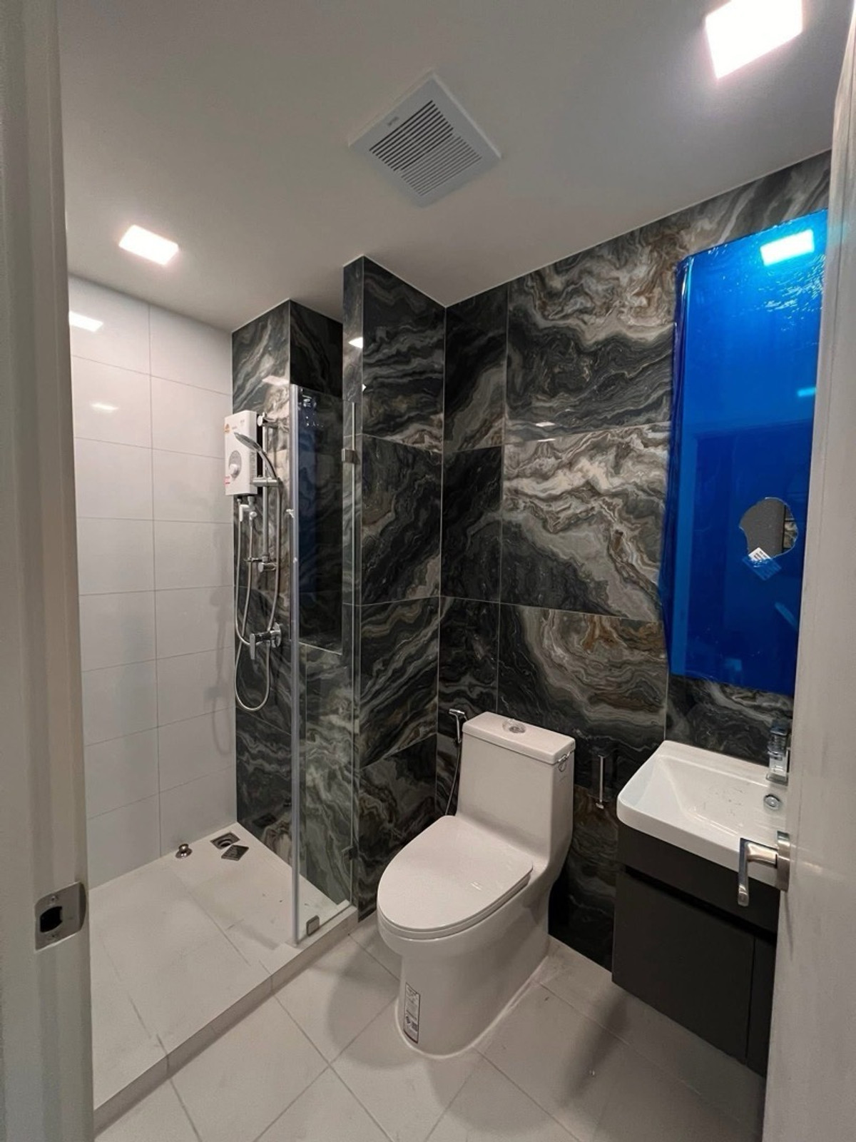 ให้เช่าคอนโดปทุมธานี รังสิต ธรรมศาสตร์ : ให้เช่า Modiz​ Avantgarde ห้องใหม่✨ ใกล้ ม.ธรรมศาสตร์ 2ห้องนอน 
1 ห้องนอน 1 ห้องทำงาน(เพิ่มเตียงได้) ครัวแยก 37 ตรม. ชั้น 22