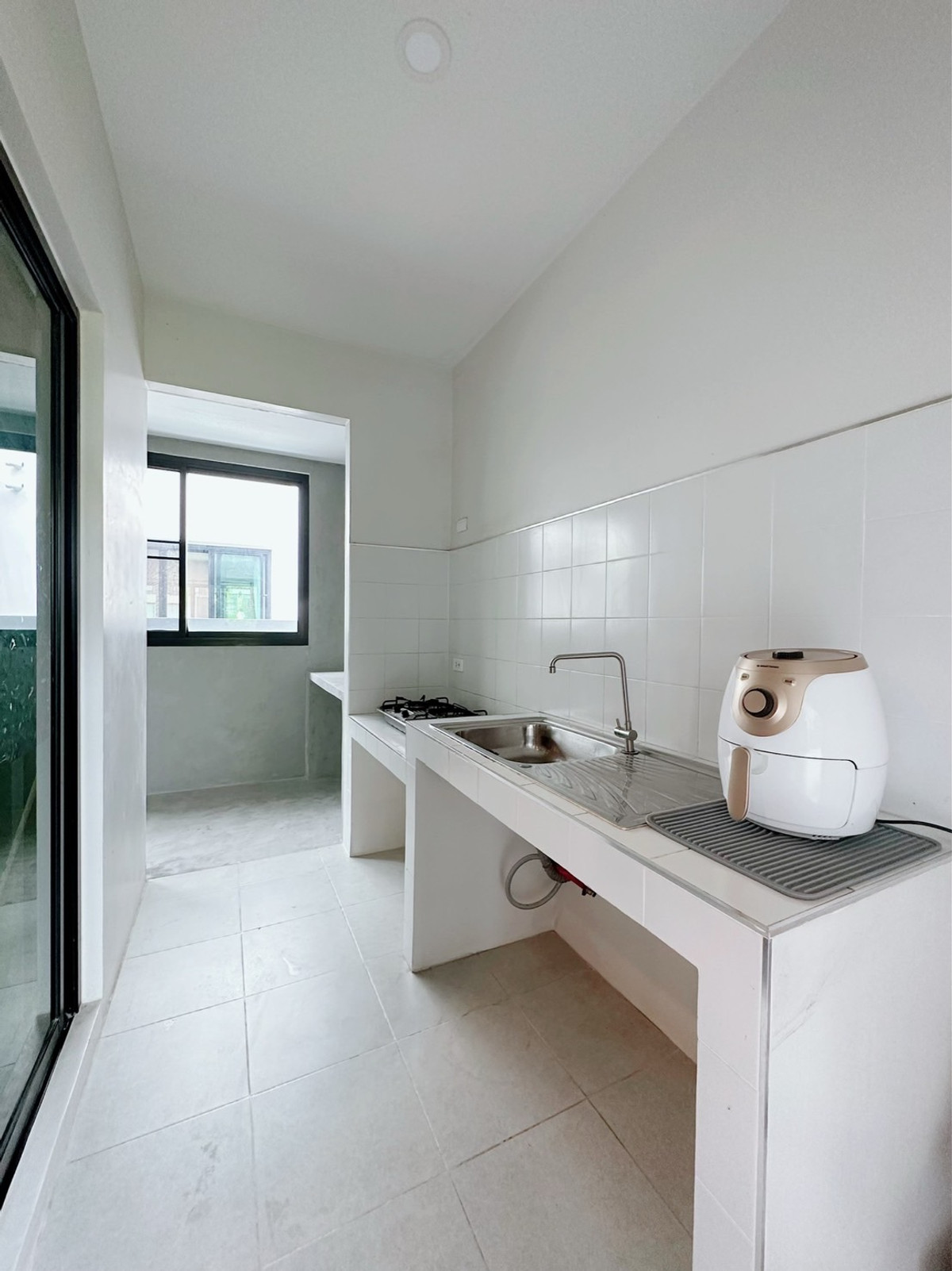 ขายบ้านสมุทรปราการ สำโรง : ขาย บ้านสวยบรรยากาศสวยน่าอยู่ ต่อเติมด้วยคุณภาพดี ทำเลดี โครงการดี อยู่หน้าสวนสวย+สนามเด็กเล่น ติดกับหอนาฬิกา Big Ben ถนนกว้าง เพื่อนบ้านดีซ้ายขวา ดีมาก เจอแบบนี้ ดีกว่าถูกหวย