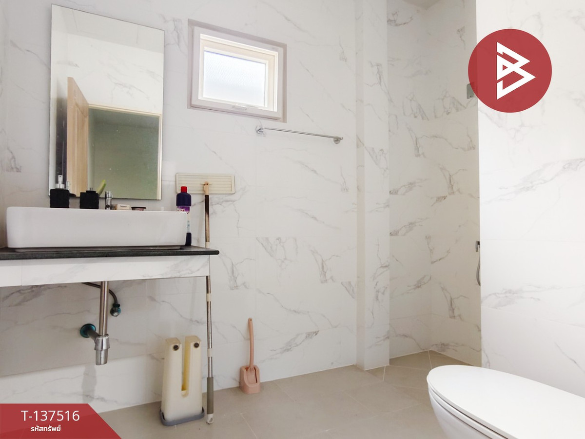 For SaleHouseNakhon Pathom : Semi-detached house for sale, Krisana Gardenhome Village, Phutthamonthon Sai 5 (Krisana Gardenhome), Sam Phran, Nakhon Pathom.