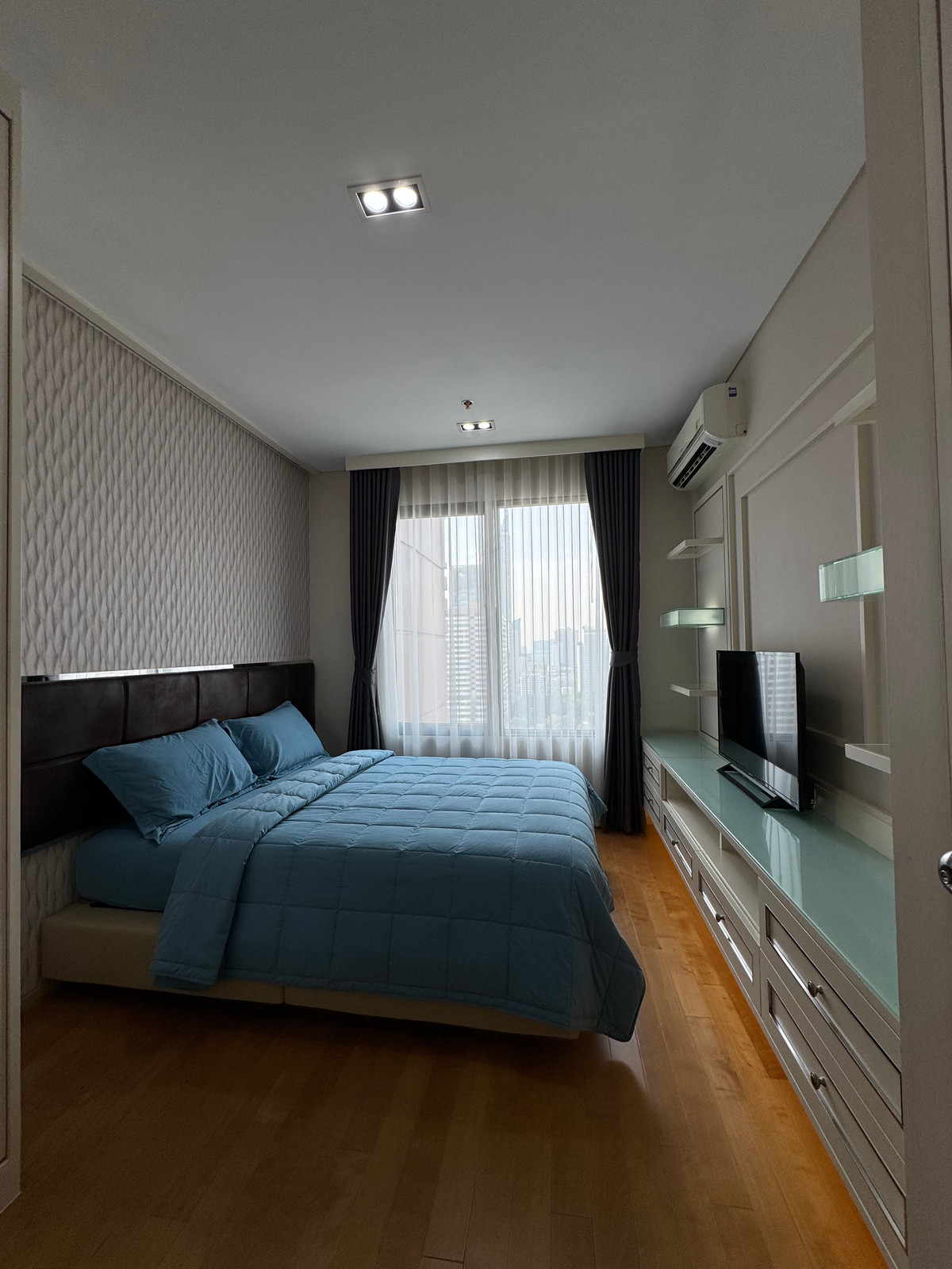 ให้เช่าคอนโดพระราม 9 เพชรบุรีตัดใหม่ RCA : ให้เช่า Villa Asoke Duplex ชั้นสูง พื้นที่กว้าง 90 ตร.ม. ห้องสวยหรูสภาพนางฟ้า