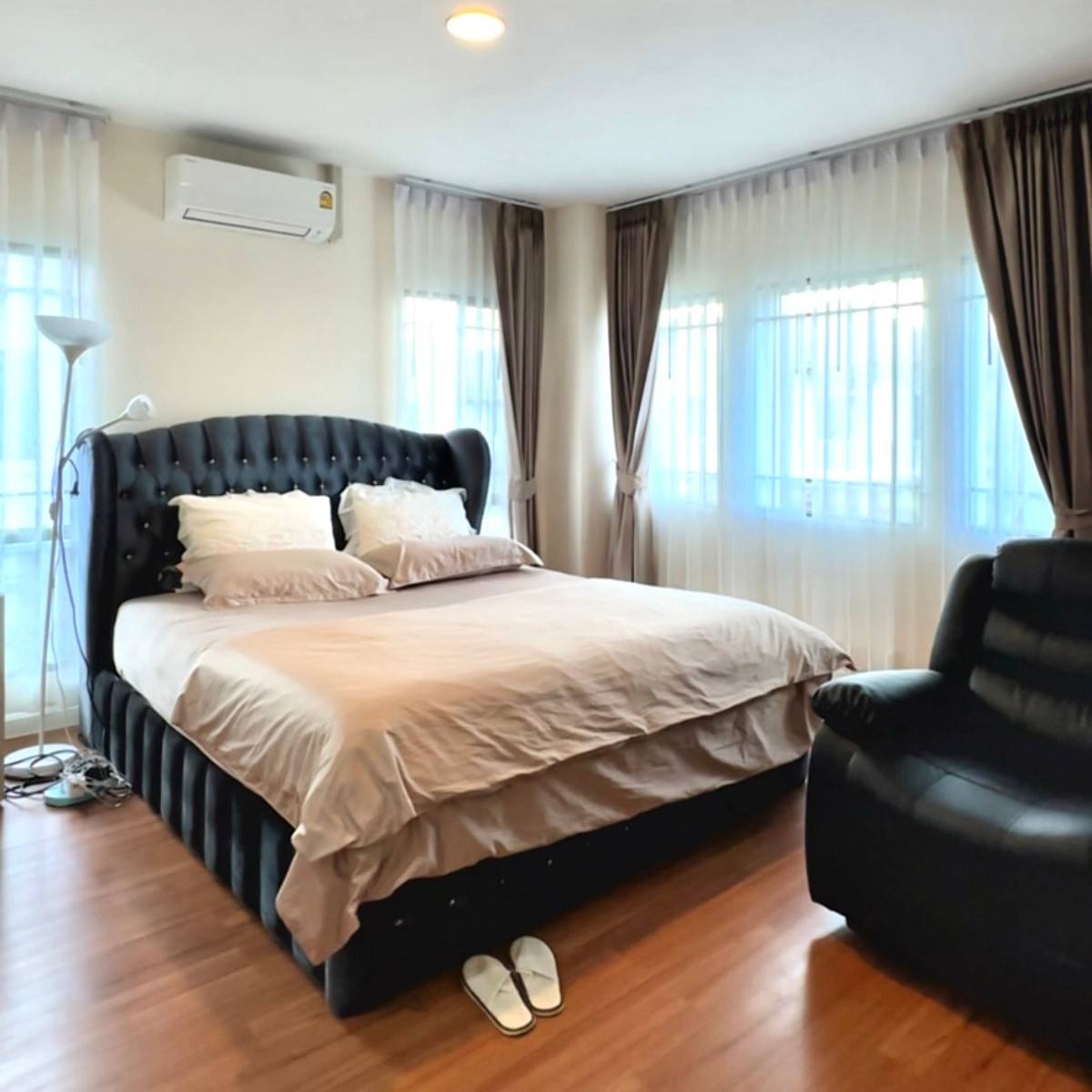 ขายบ้านนวมินทร์ รามอินทรา : ขายบ้านโครงการคุณภาพ วิวทะเลสาบ บรรยากาศดี 